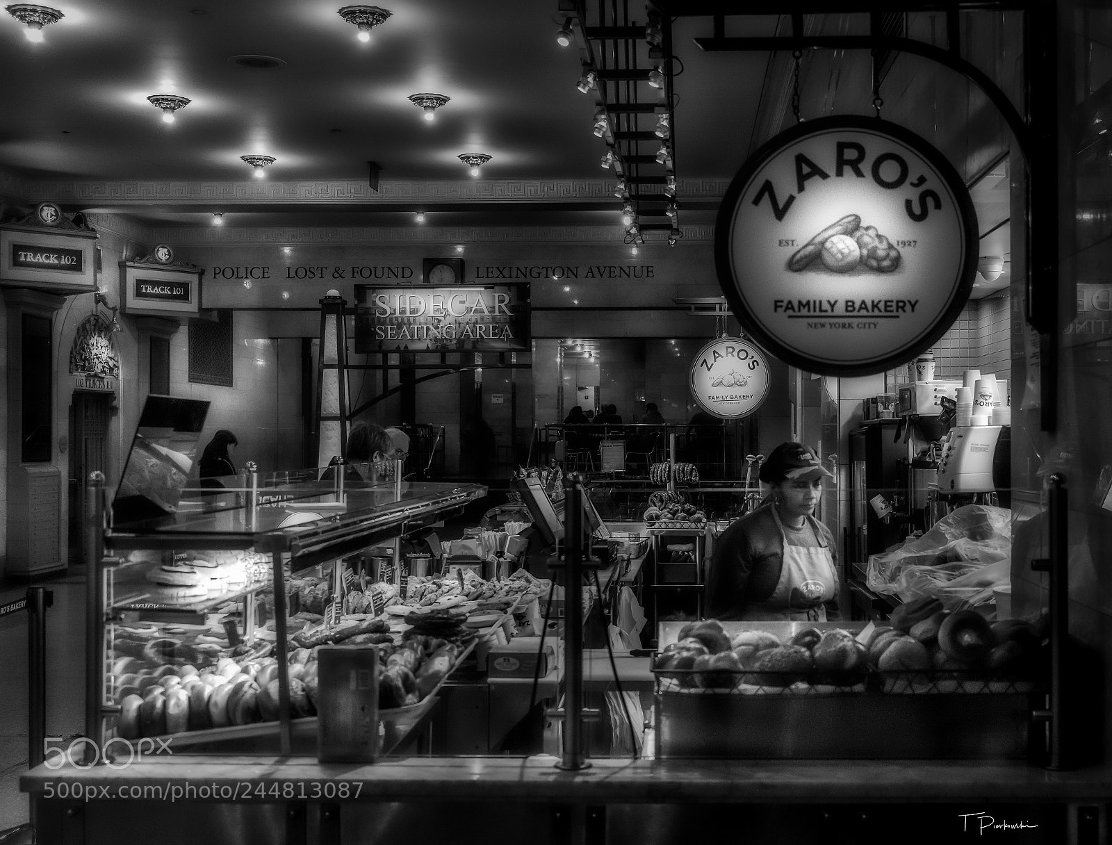 Fujifilm X-T2 sample photo. Zaro's bakery at grand photography