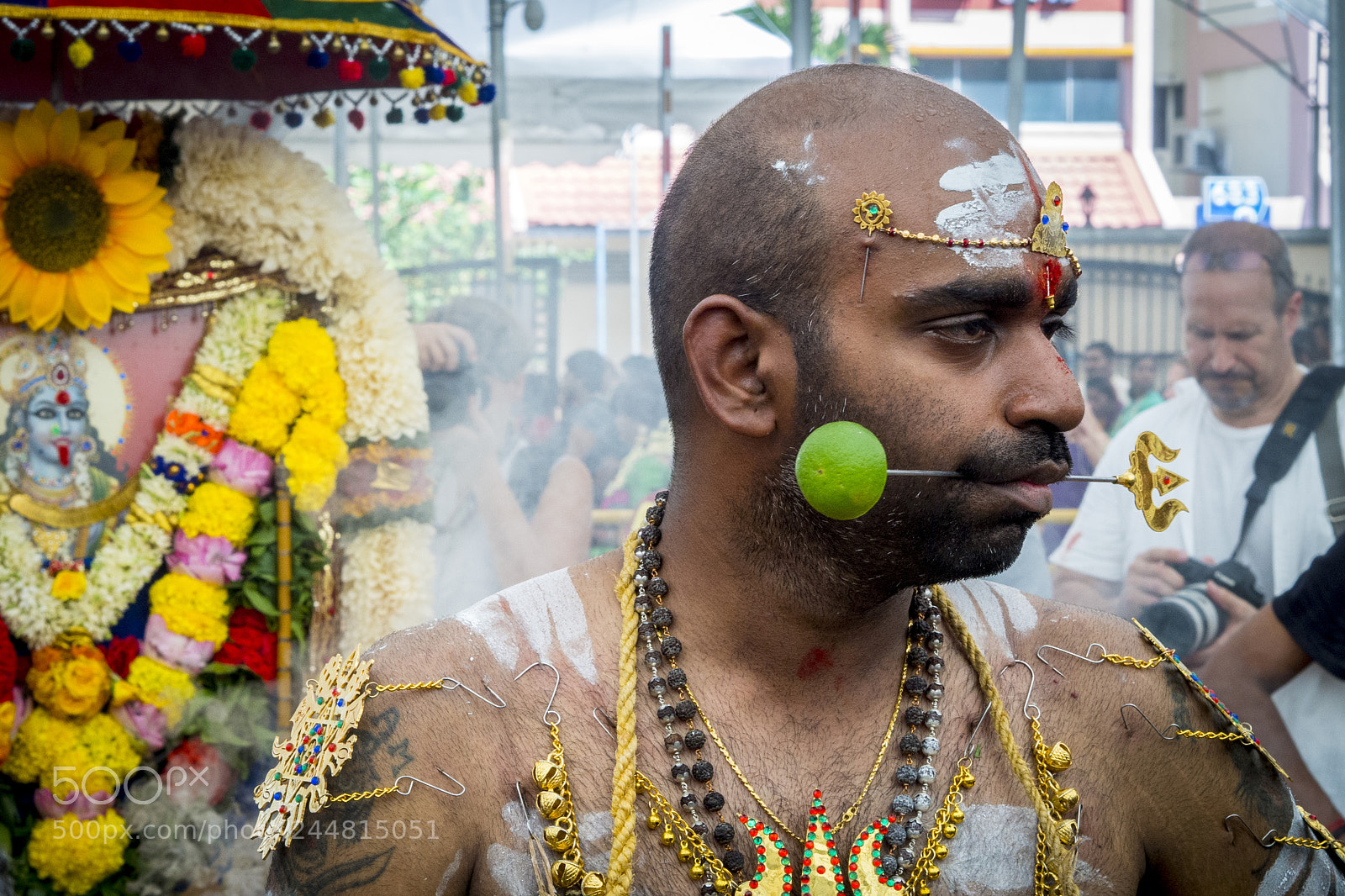 Olympus OM-D E-M10 II sample photo. Kaavadis at thaipusam festival photography