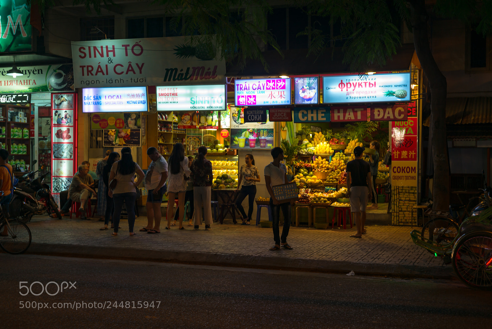 Leica M (Typ 262) sample photo. Produce at night photography