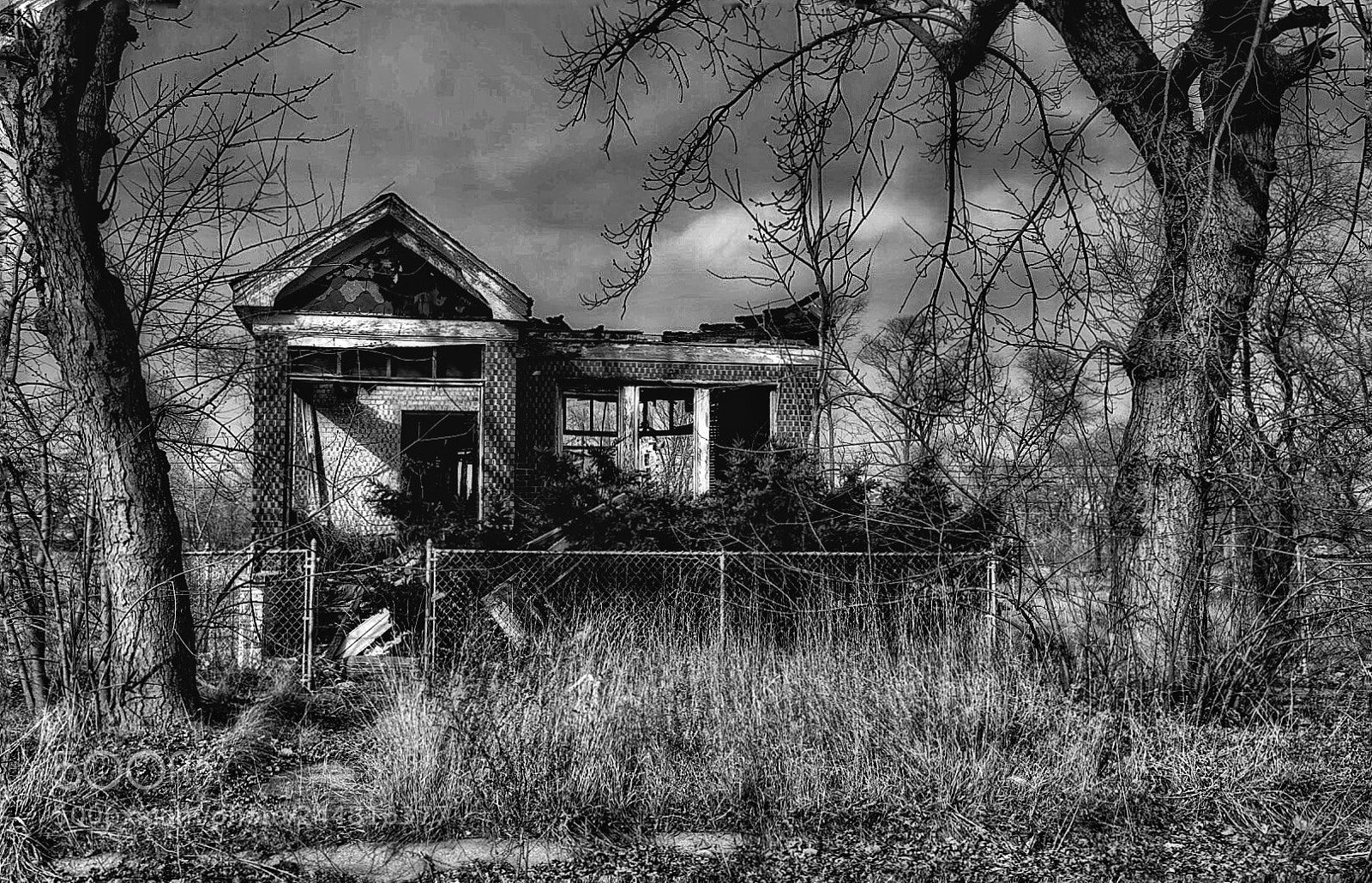 Sony a7 II sample photo. Haunted photography
