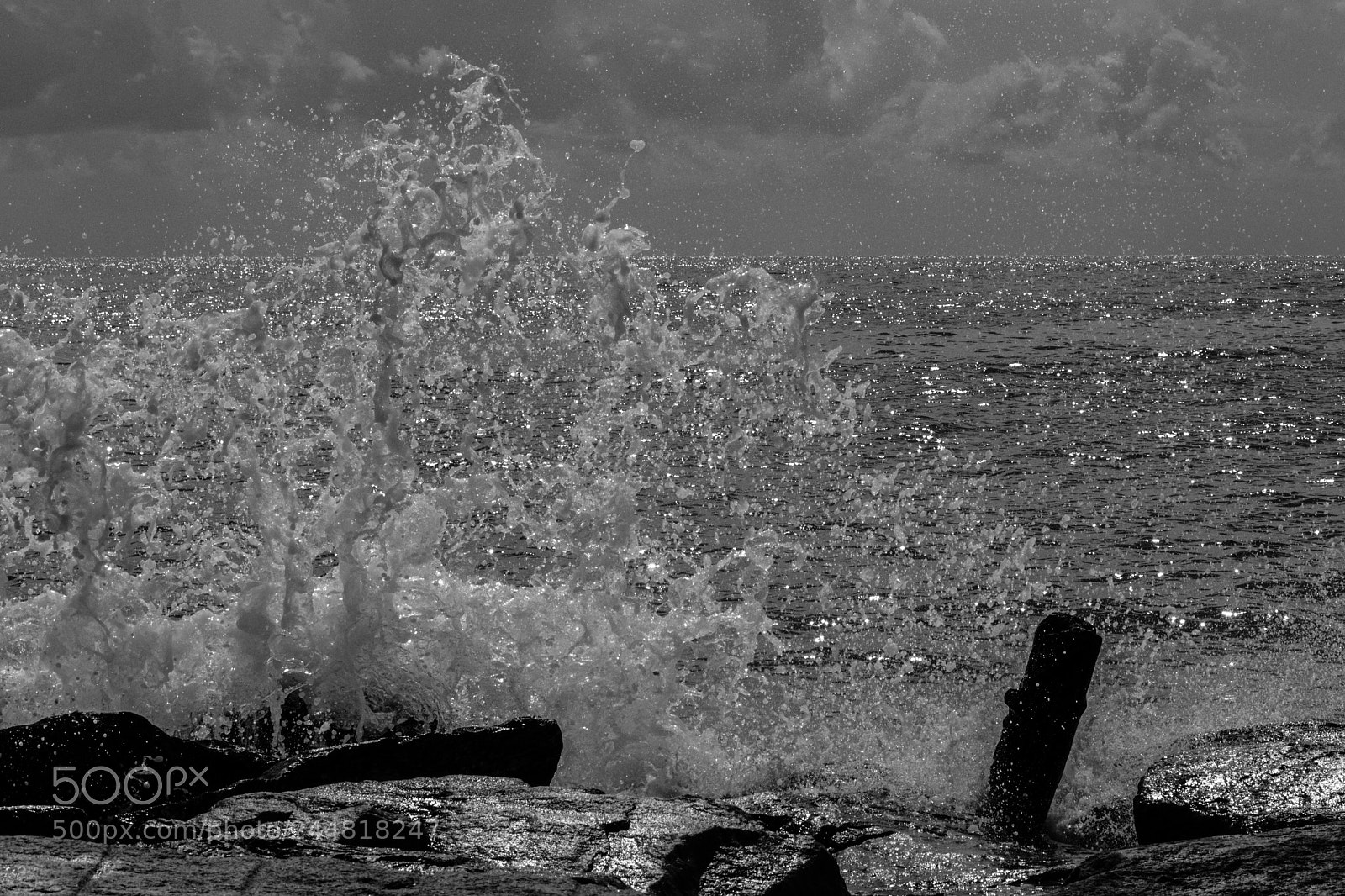 Canon EOS 100D (EOS Rebel SL1 / EOS Kiss X7) sample photo. When waves hits the photography