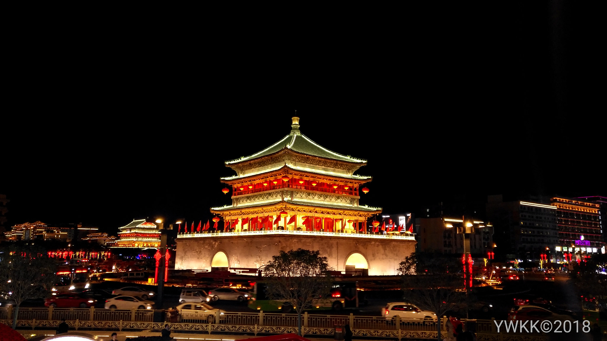 HUAWEI MLA-AL10 sample photo. Xi'an bell tower（night） photography