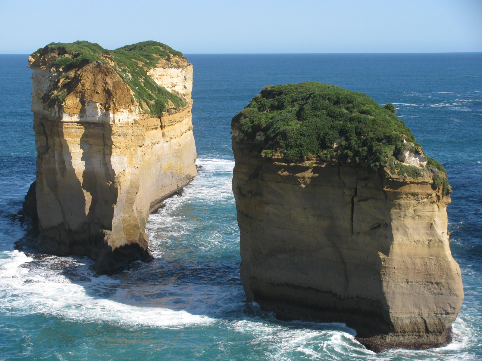 Canon PowerShot SX110 IS sample photo. Great ocean road photography