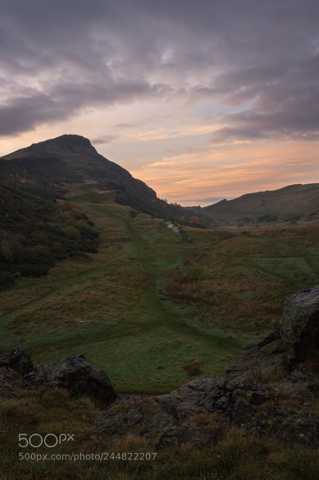 Canon EOS 600D (Rebel EOS T3i / EOS Kiss X5) sample photo. Arthur's seat at dawn photography