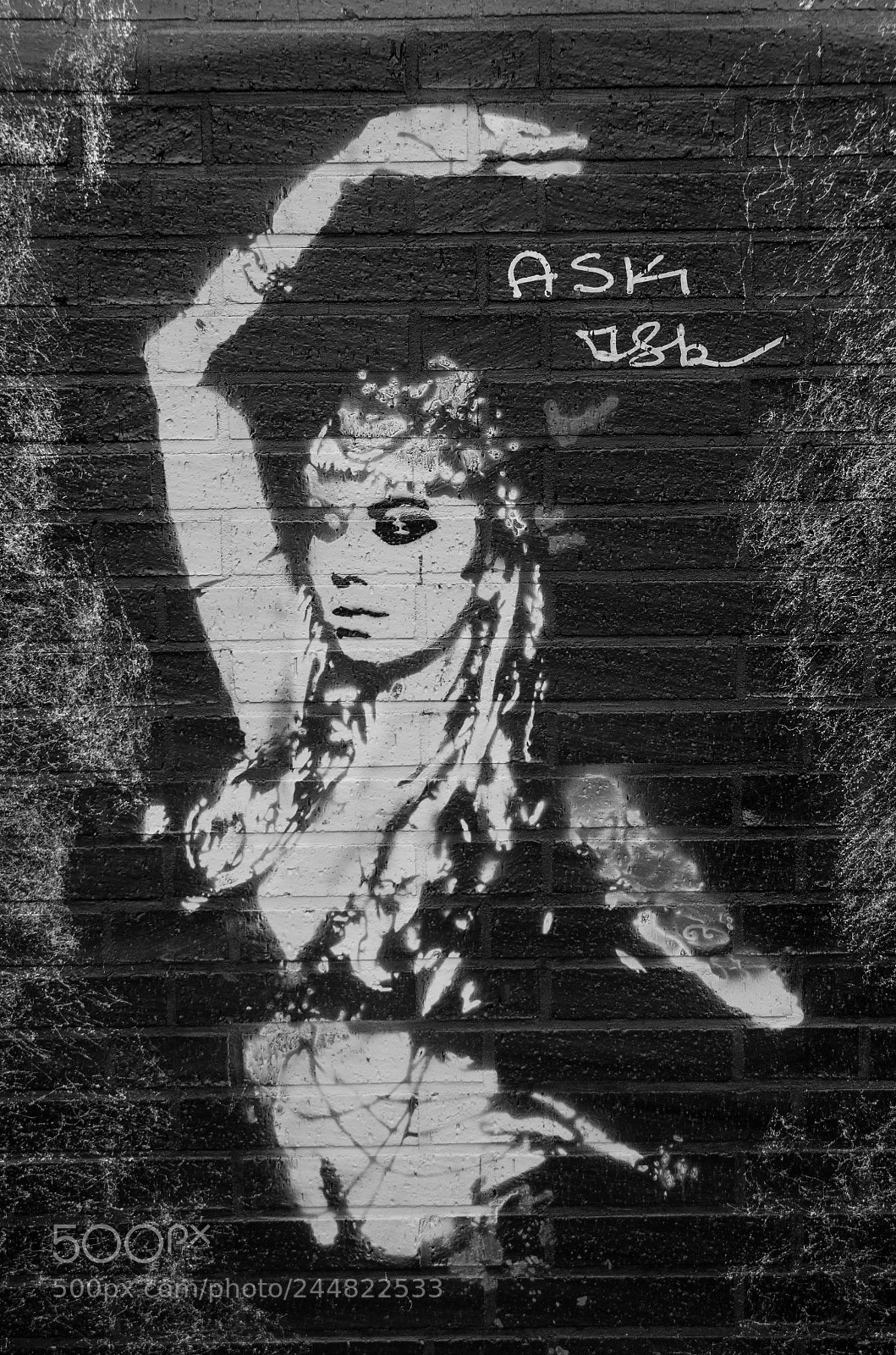 Pentax K-5 IIs sample photo. Graffiti photography