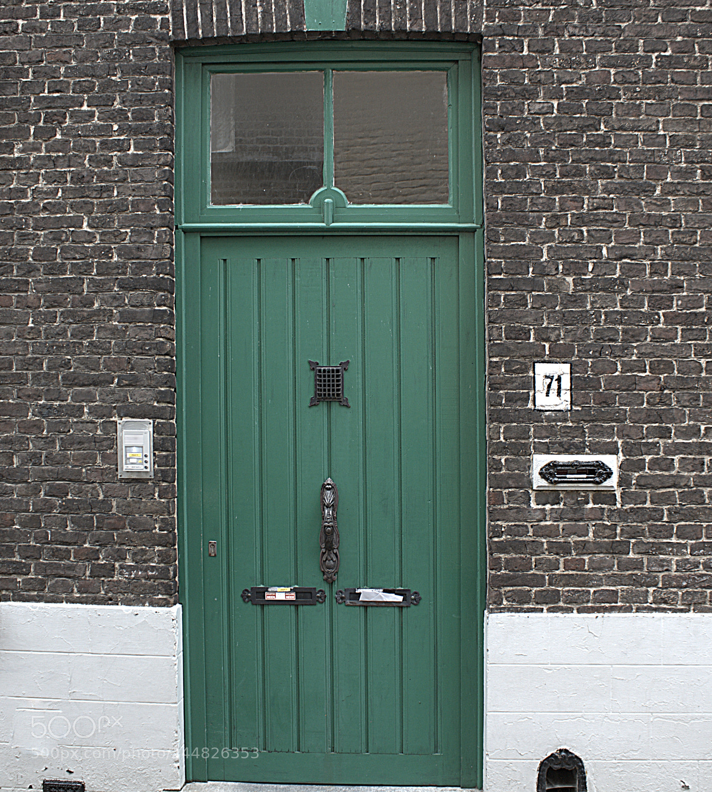 Canon EOS 1300D (EOS Rebel T6 / EOS Kiss X80) sample photo. Green door photography