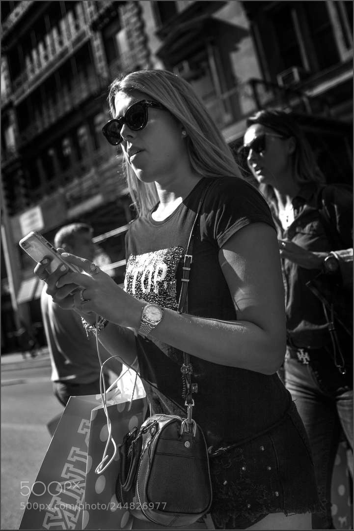 Canon EOS 6D Mark II sample photo. Stop in the street photography
