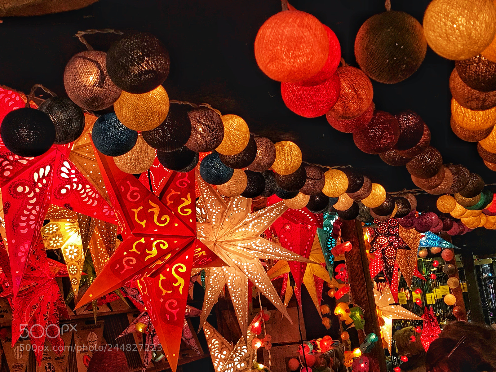 Apple iPhone 7 Plus sample photo. Christmas‘s lights photography