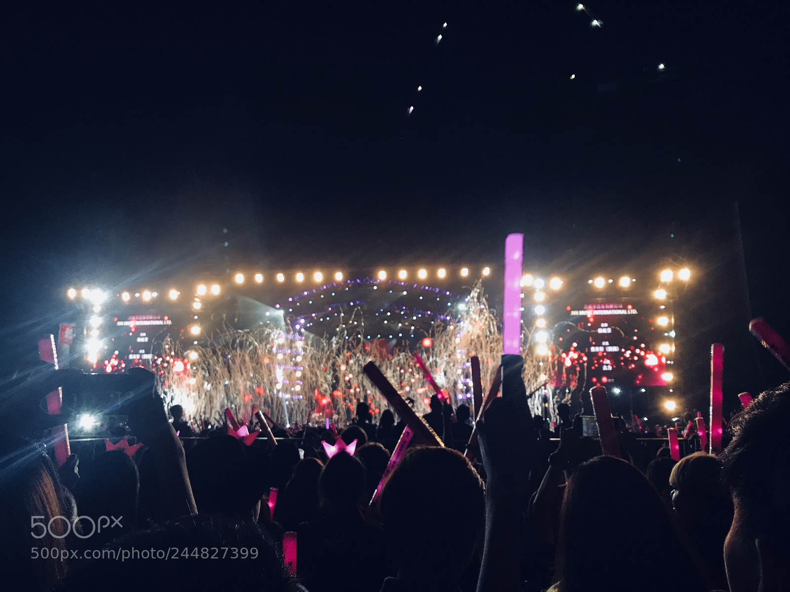 Apple iPhone 7 sample photo. Concert photography