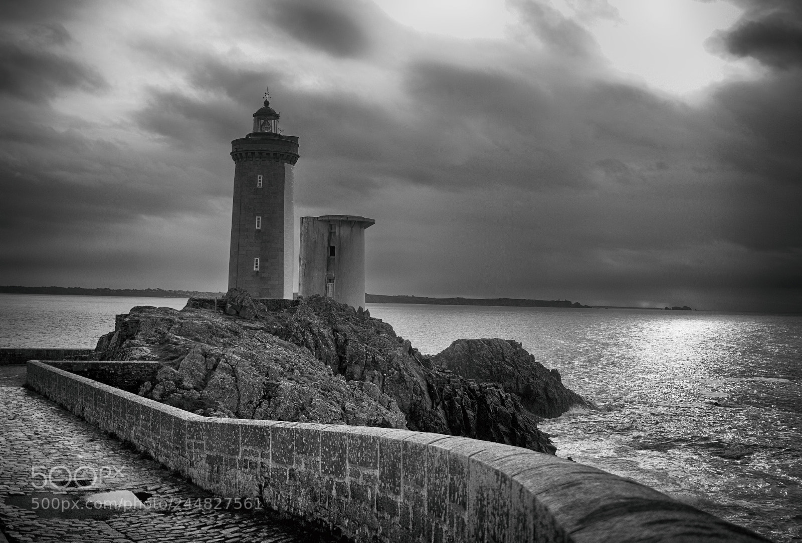 Canon EOS 550D (EOS Rebel T2i / EOS Kiss X4) sample photo. Le phare - bretagne photography