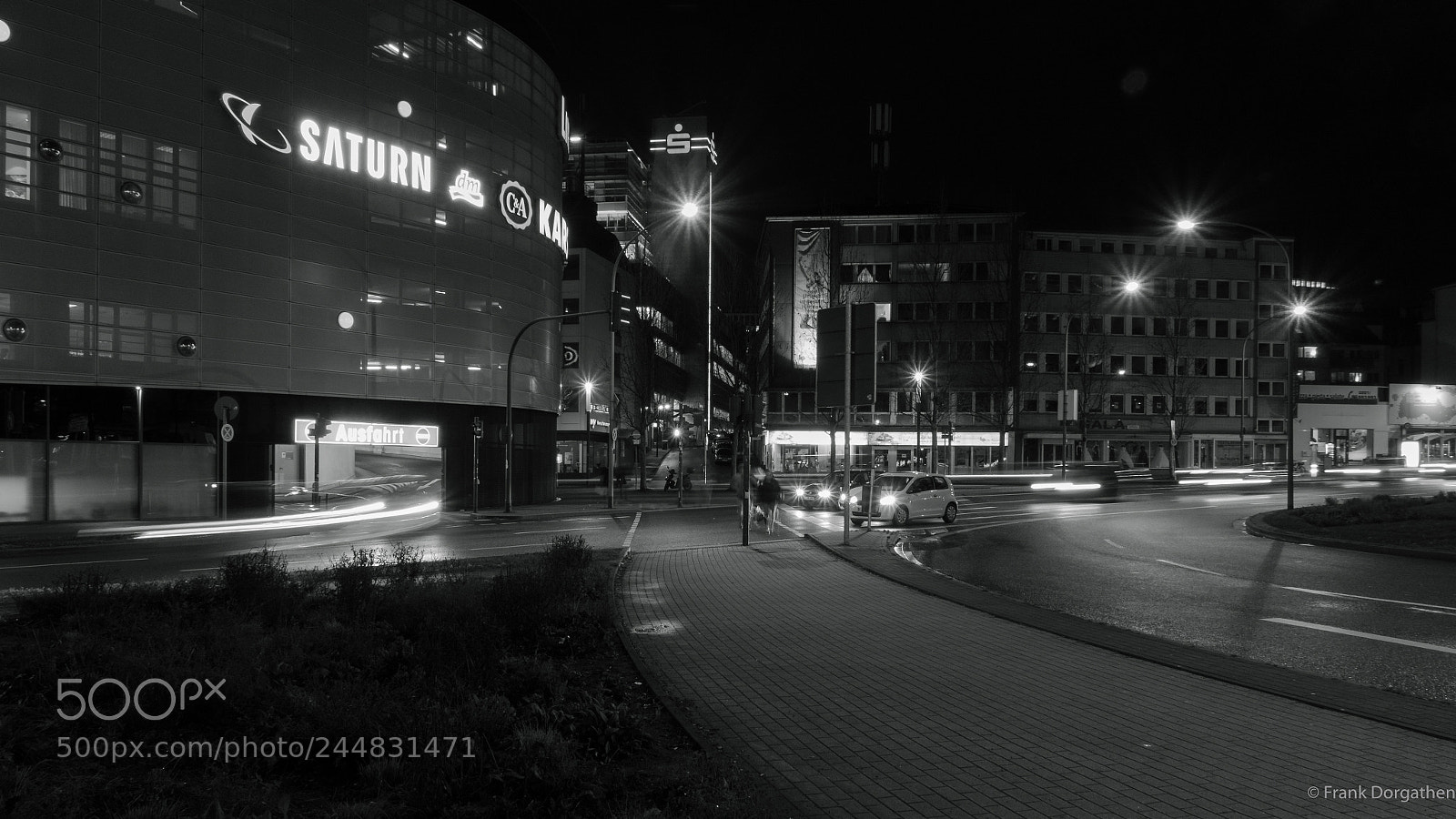 Sony Cyber-shot DSC-RX10 II sample photo. Night in the city  photography