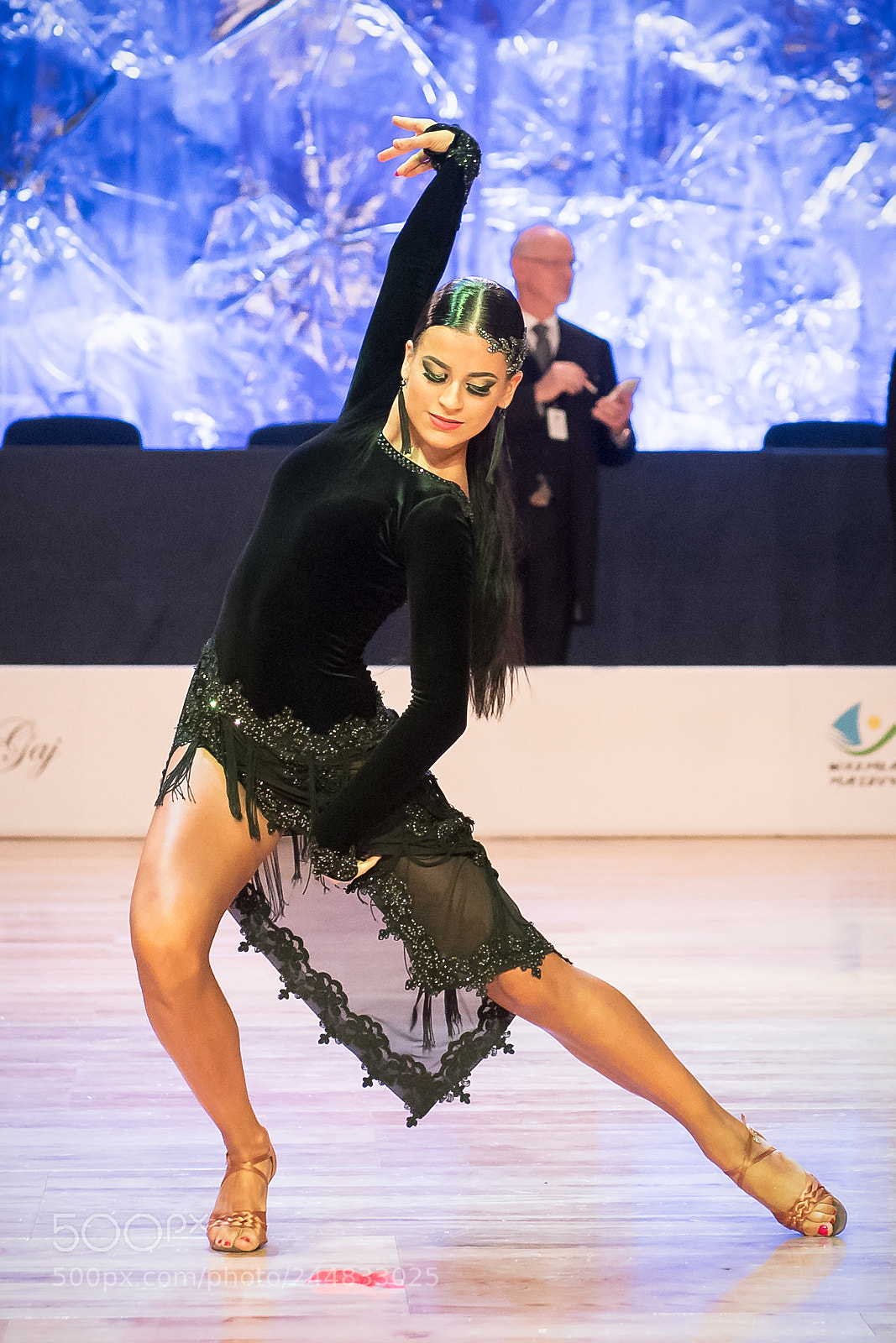 Nikon D5 sample photo. Dancers dancing latin dance photography