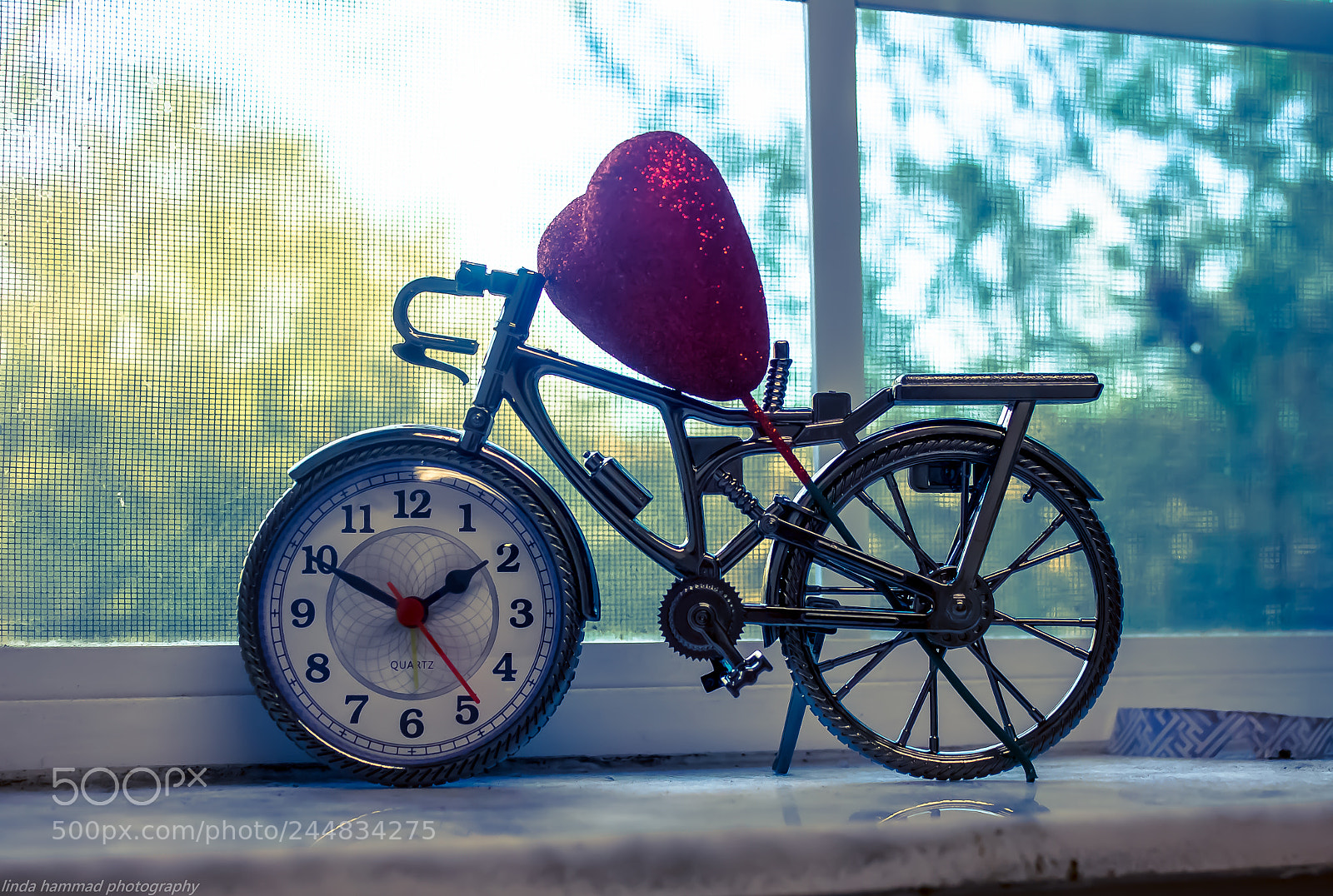 Canon EOS 550D (EOS Rebel T2i / EOS Kiss X4) sample photo. Beautiful bike watch photography