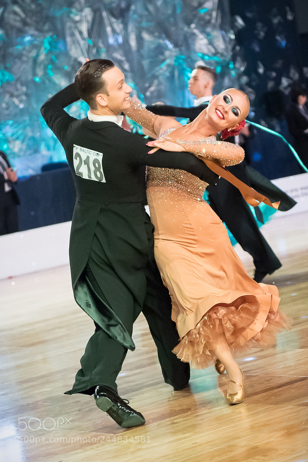 Nikon D5 sample photo. Dancers dancing standard dance photography