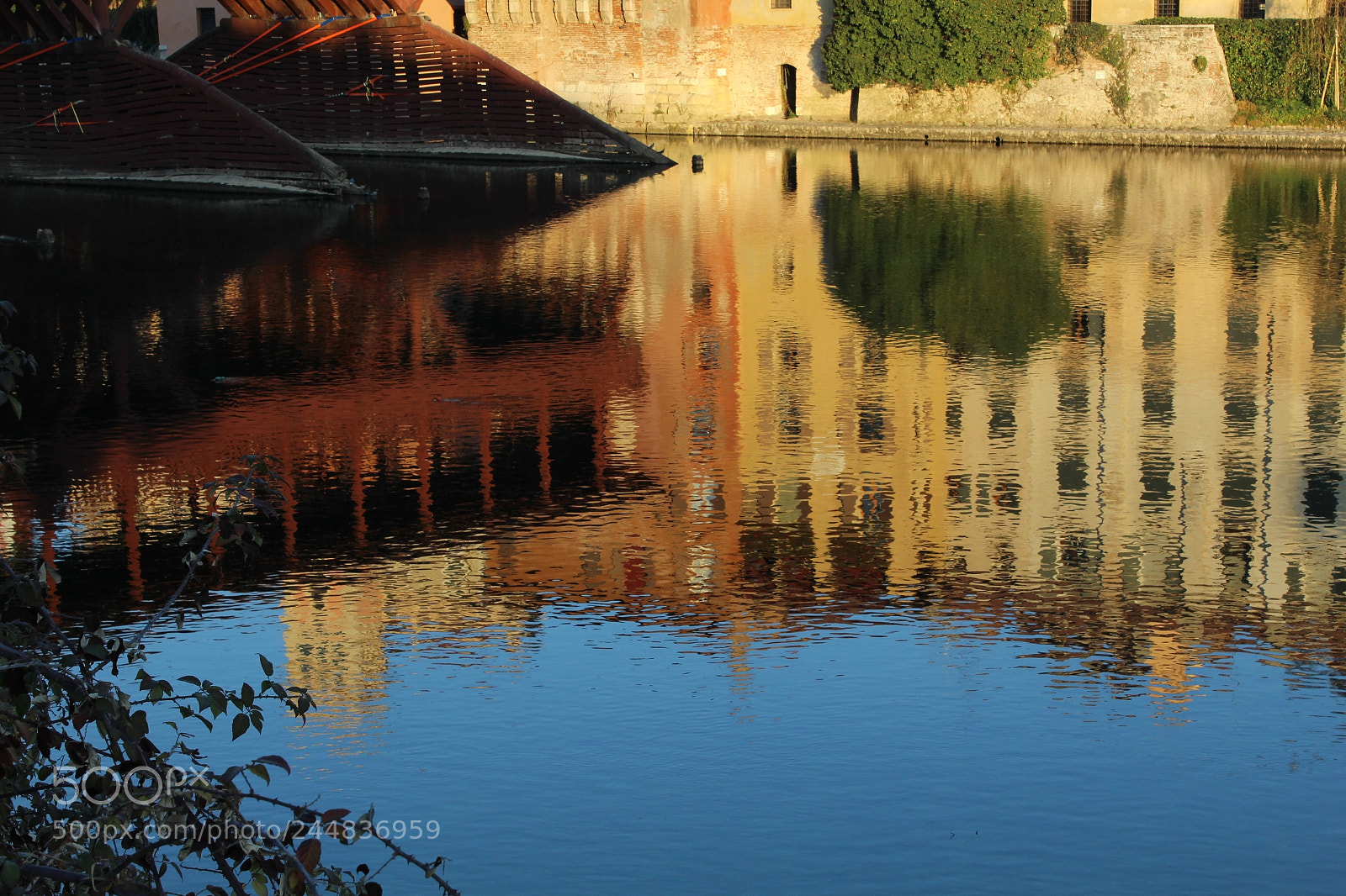 Canon EOS 1200D (EOS Rebel T5 / EOS Kiss X70 / EOS Hi) sample photo. Old bridge reflection photography