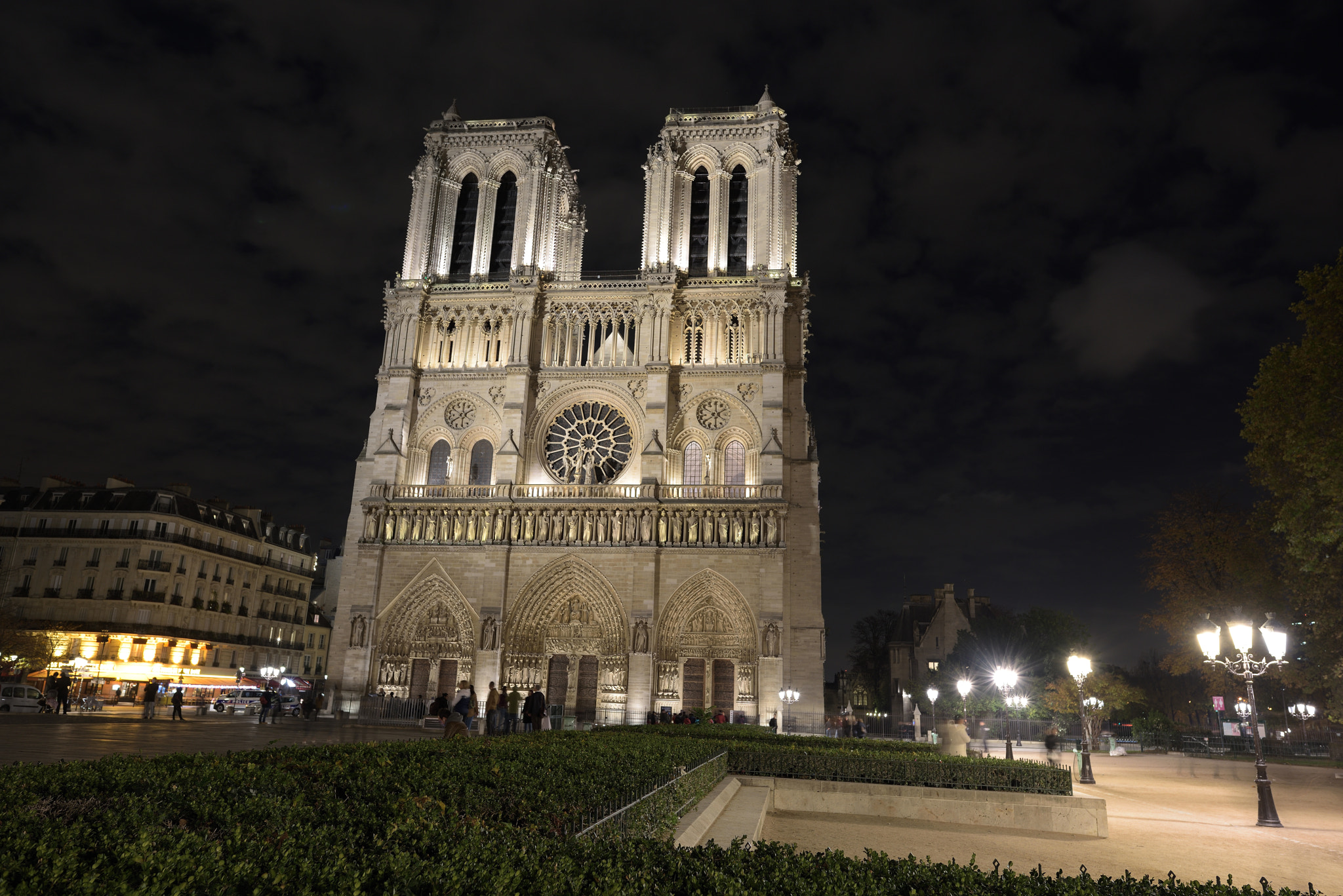 Nikon D810 + Nikon AF-S Nikkor 24mm F1.8G ED sample photo. Notre-dame de paris photography