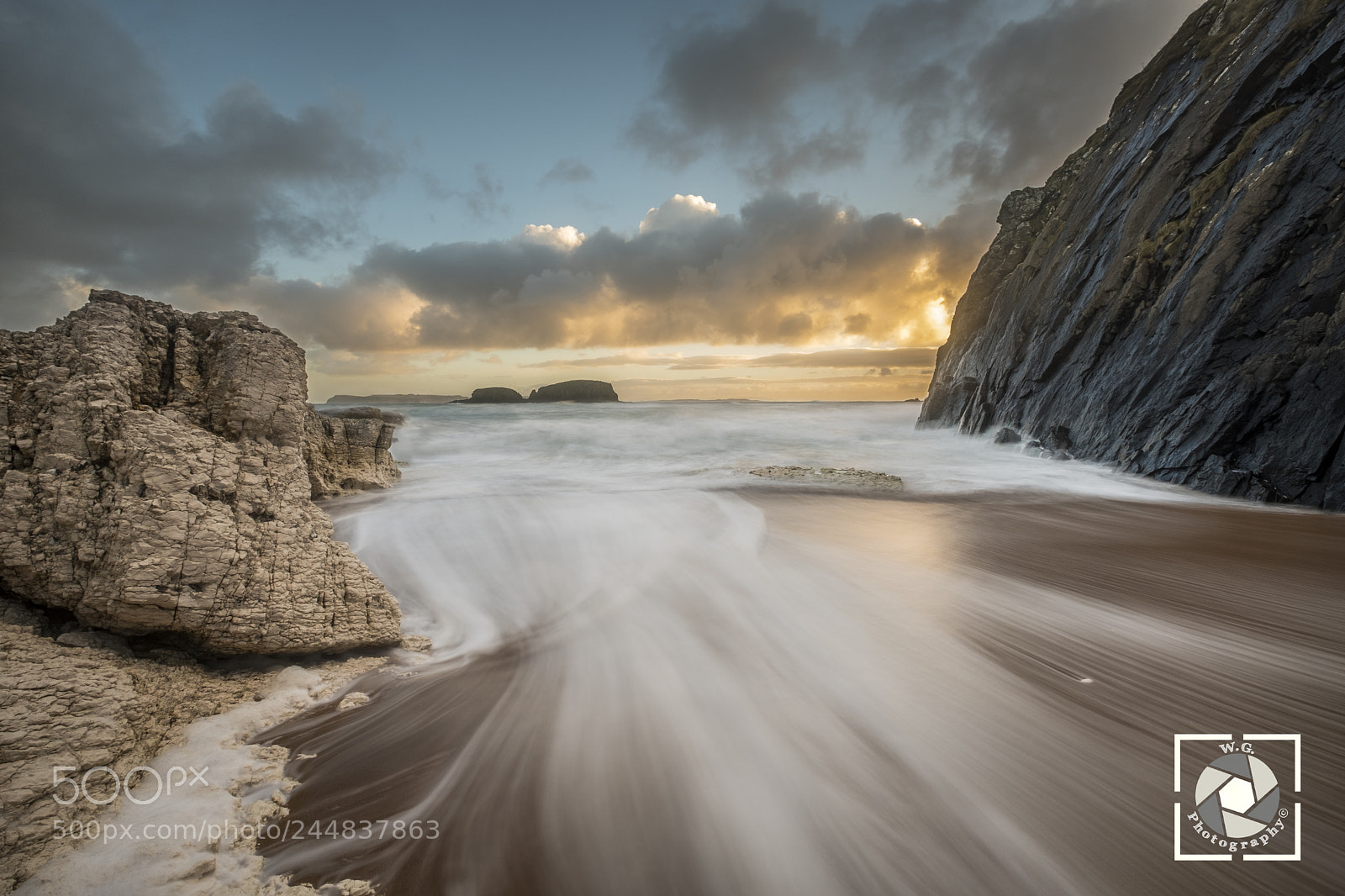 Fujifilm X-T2 sample photo. Hidden beach in ballintoy photography