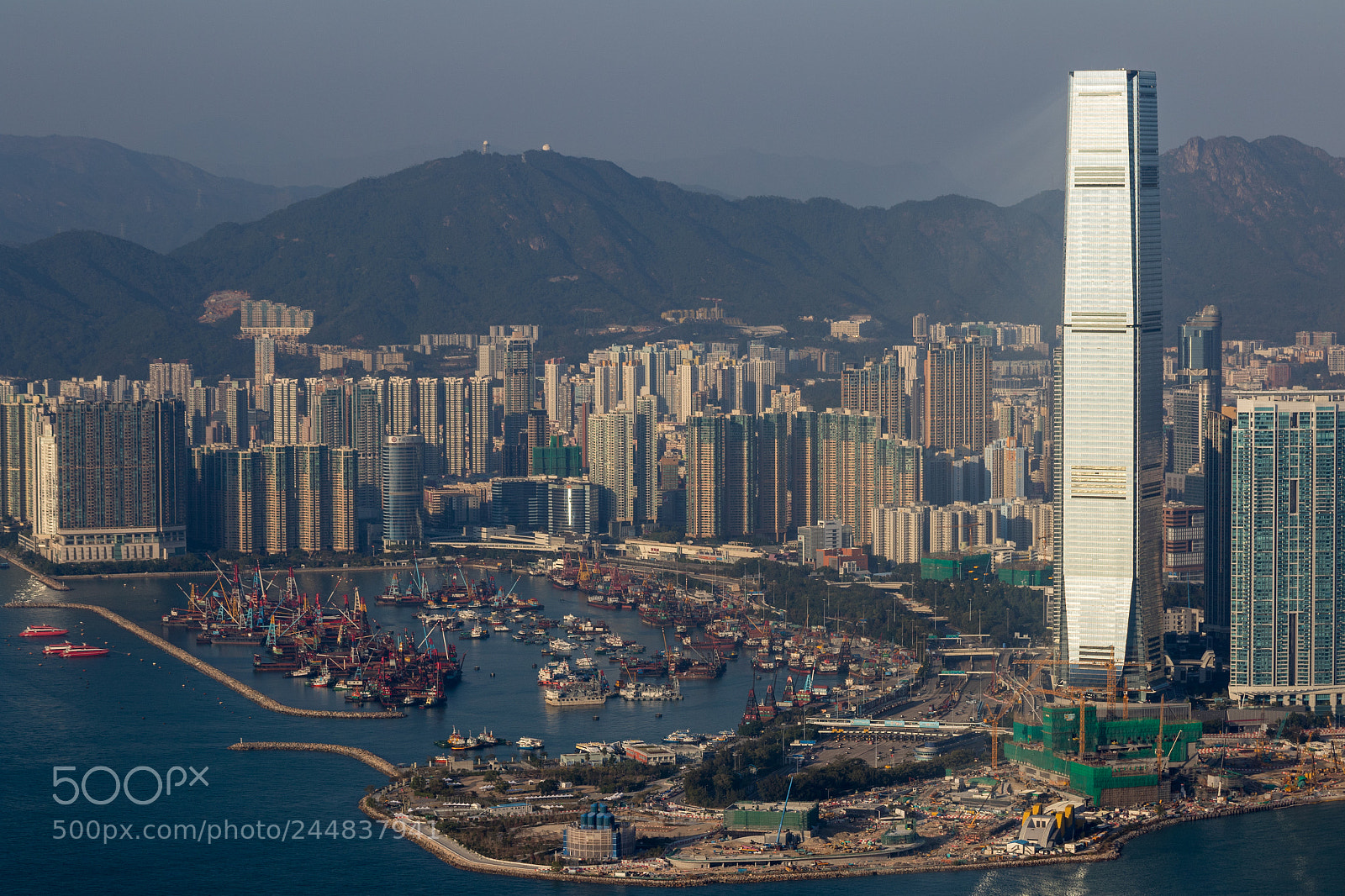 Canon EOS 7D Mark II sample photo. Kowloon harbour and icc photography