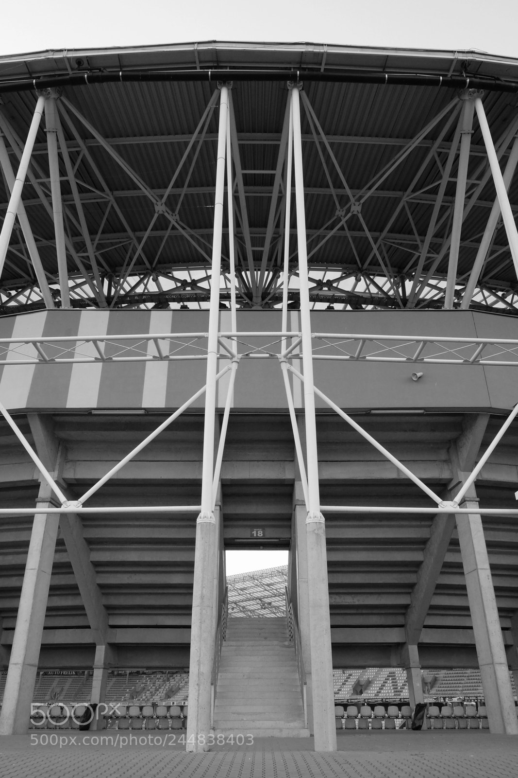 Fujifilm X-T10 sample photo. Entrance number 18 photography