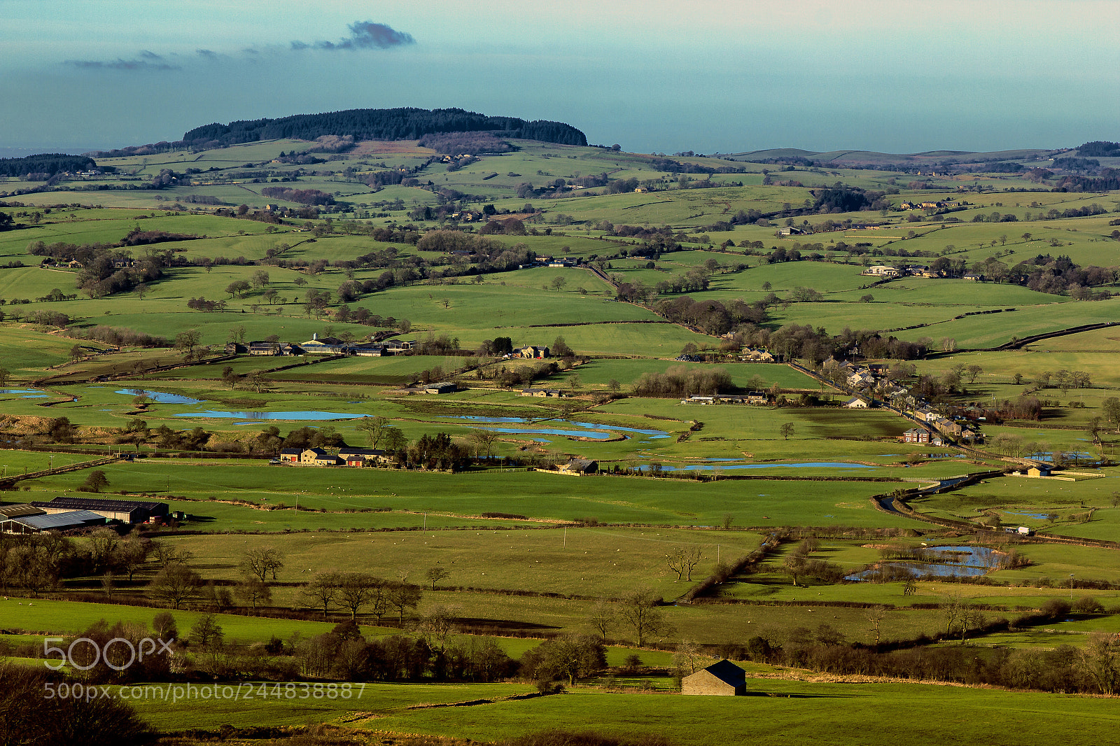 Canon EOS 550D (EOS Rebel T2i / EOS Kiss X4) sample photo. From longridge fell towards photography