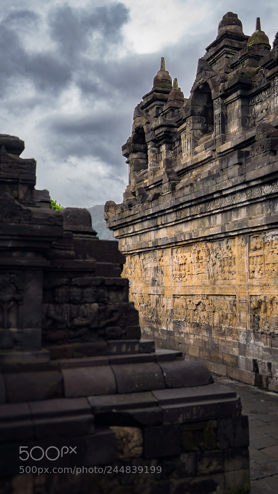 Sony SLT-A77 sample photo. Borobudur corridor photography