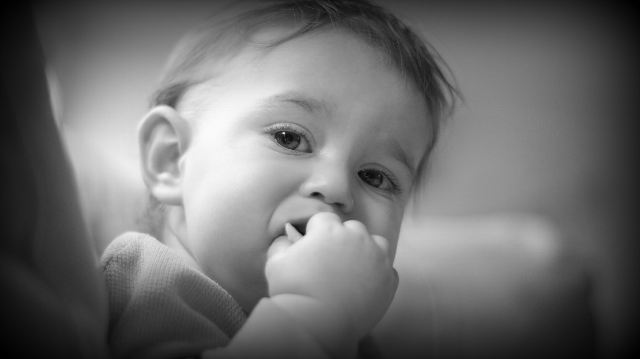 Sony SLT-A33 + Minolta AF 50mm F1.7 sample photo. Snack time photography