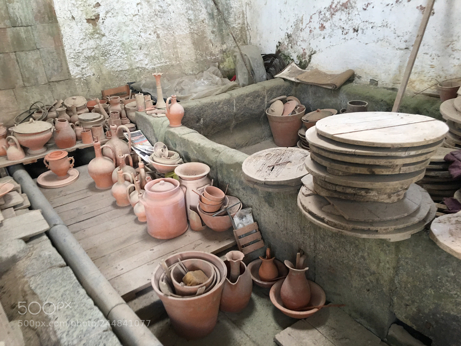 Apple iPhone 6s Plus sample photo. Ceramics vie photography