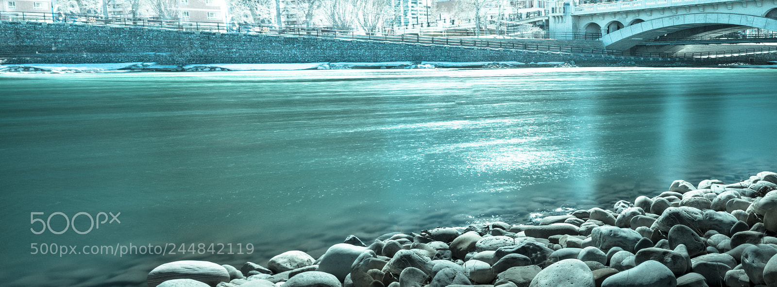 Olympus OM-D E-M10 sample photo. Rock & river photography