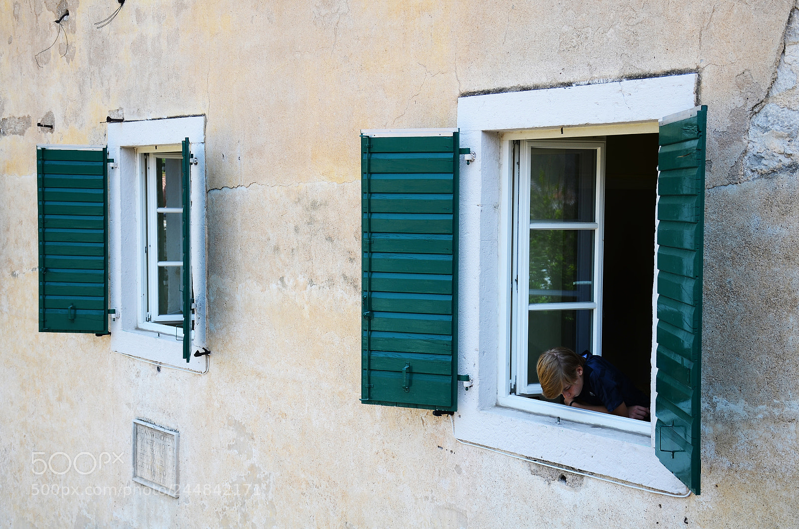 Nikon D7000 sample photo. Old green window with photography