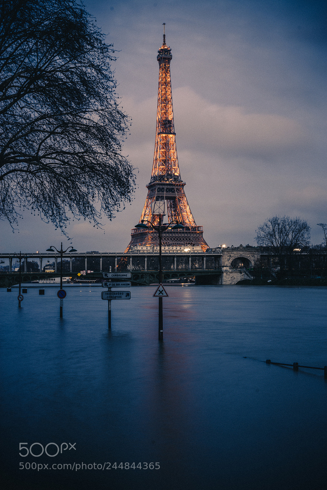 Sony a7R sample photo. Seine flood, sunset photography