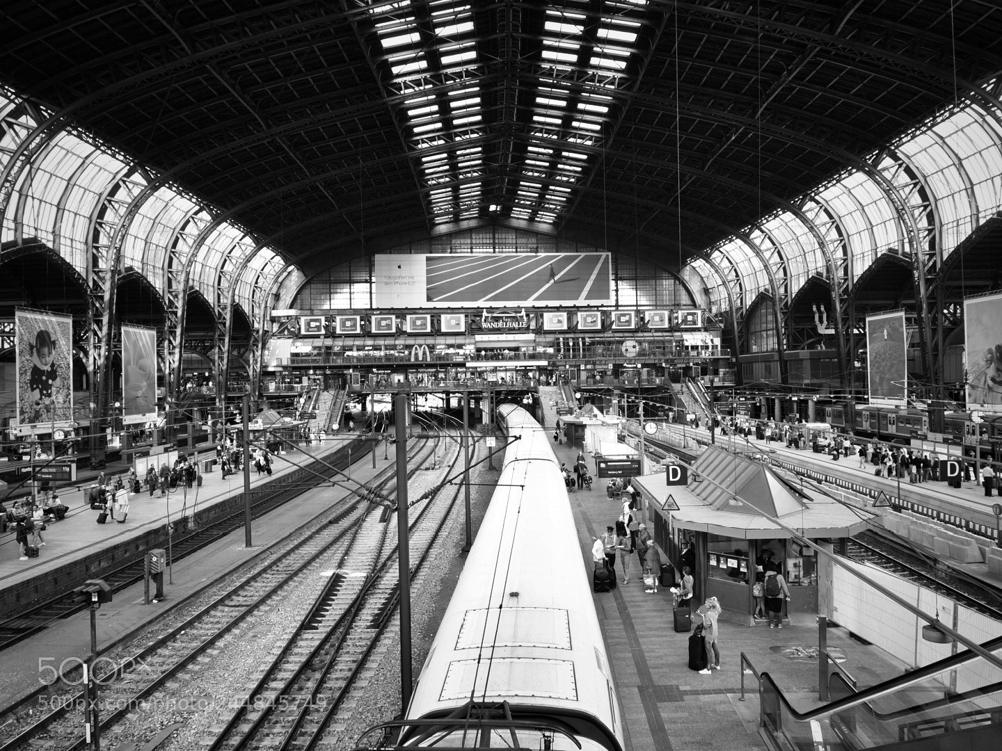 Sony Alpha NEX-6 sample photo. Central station photography