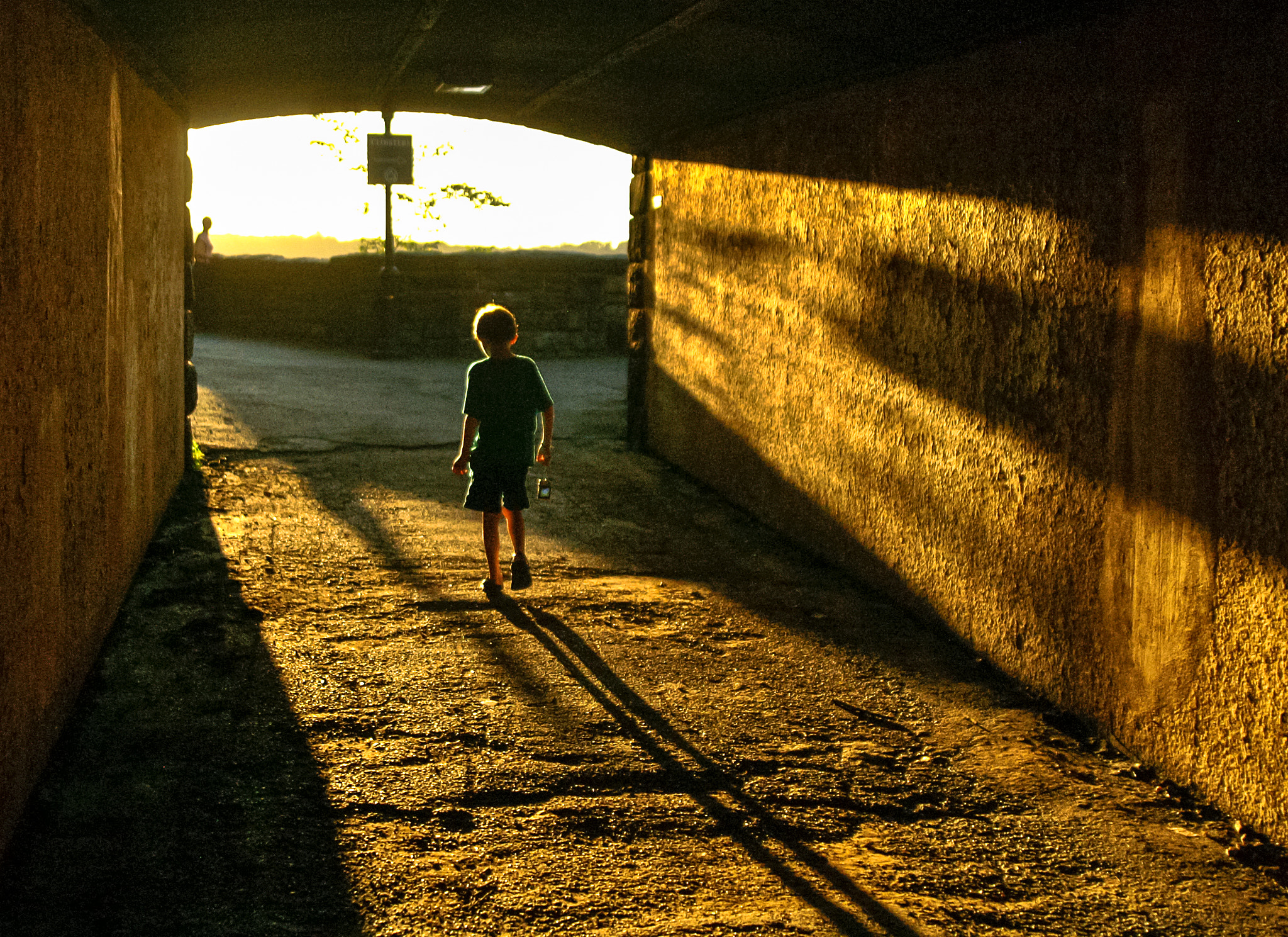 KONICA MINOLTA ALPHA-7 DIGITAL sample photo. Long shadows at sunset photography