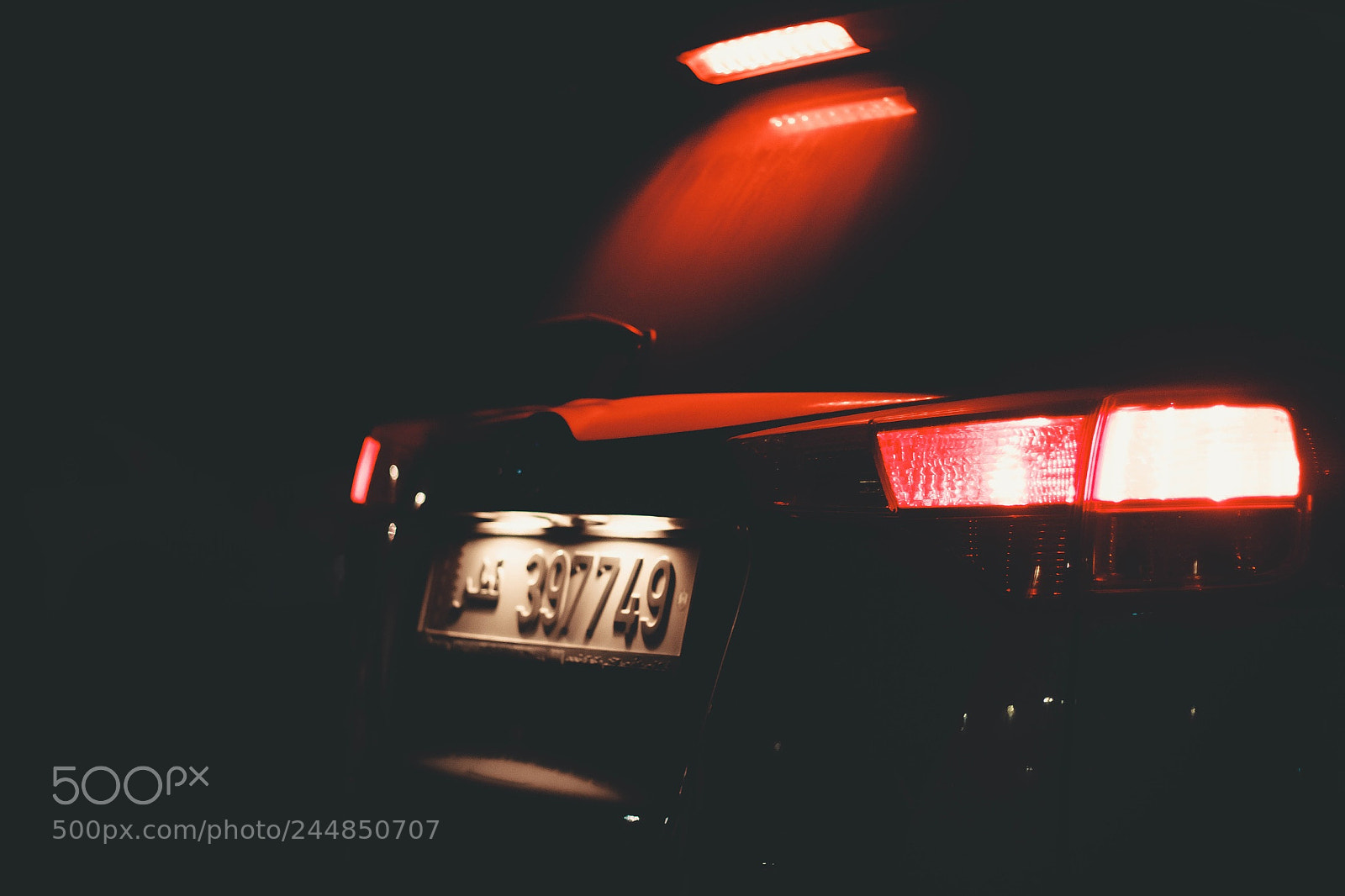 Canon EOS 77D (EOS 9000D / EOS 770D) sample photo. Lit the night out photography