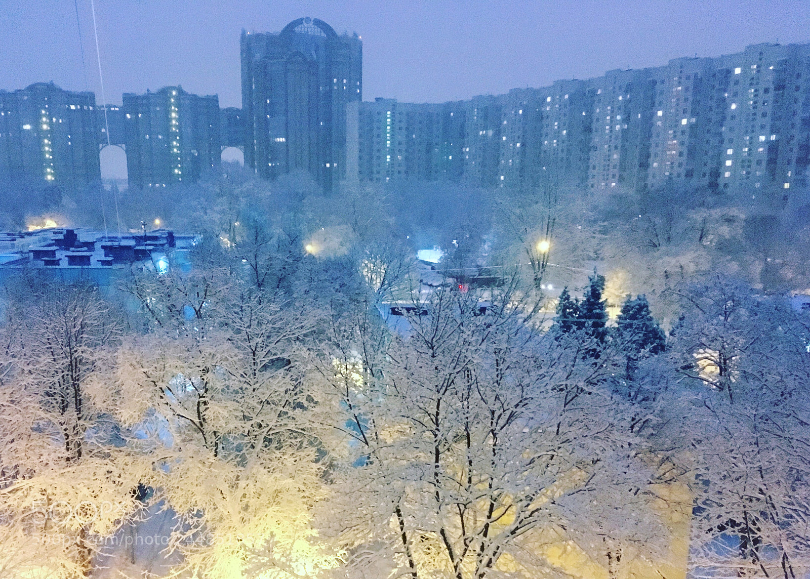 Apple iPhone SE sample photo. Winter moscow ❄️ photography