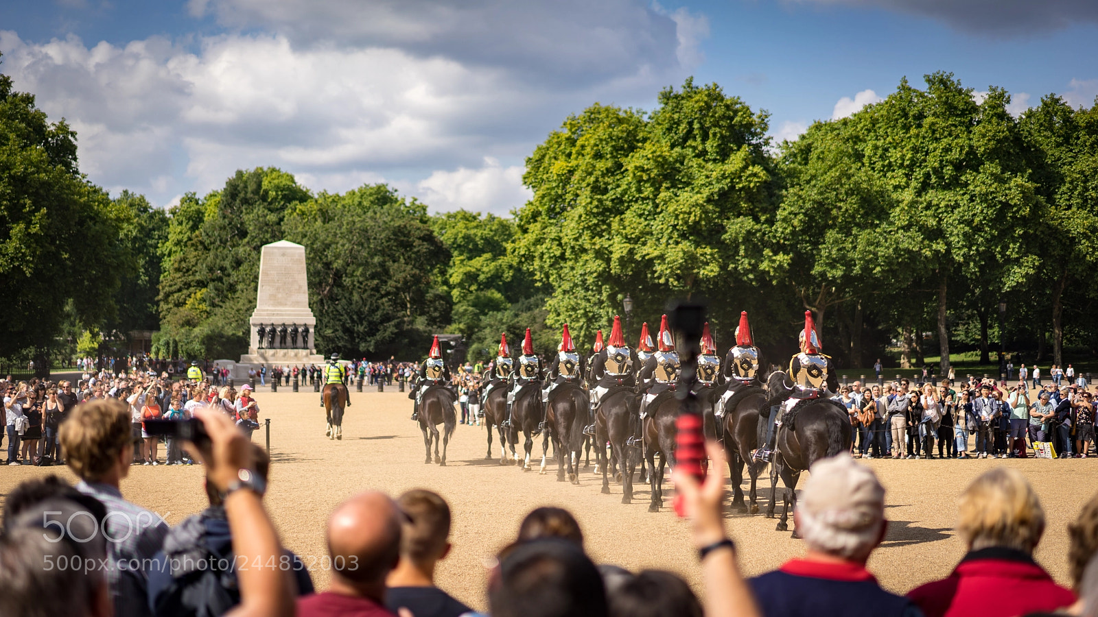 Sony a7 II sample photo. Meanwhile in london photography