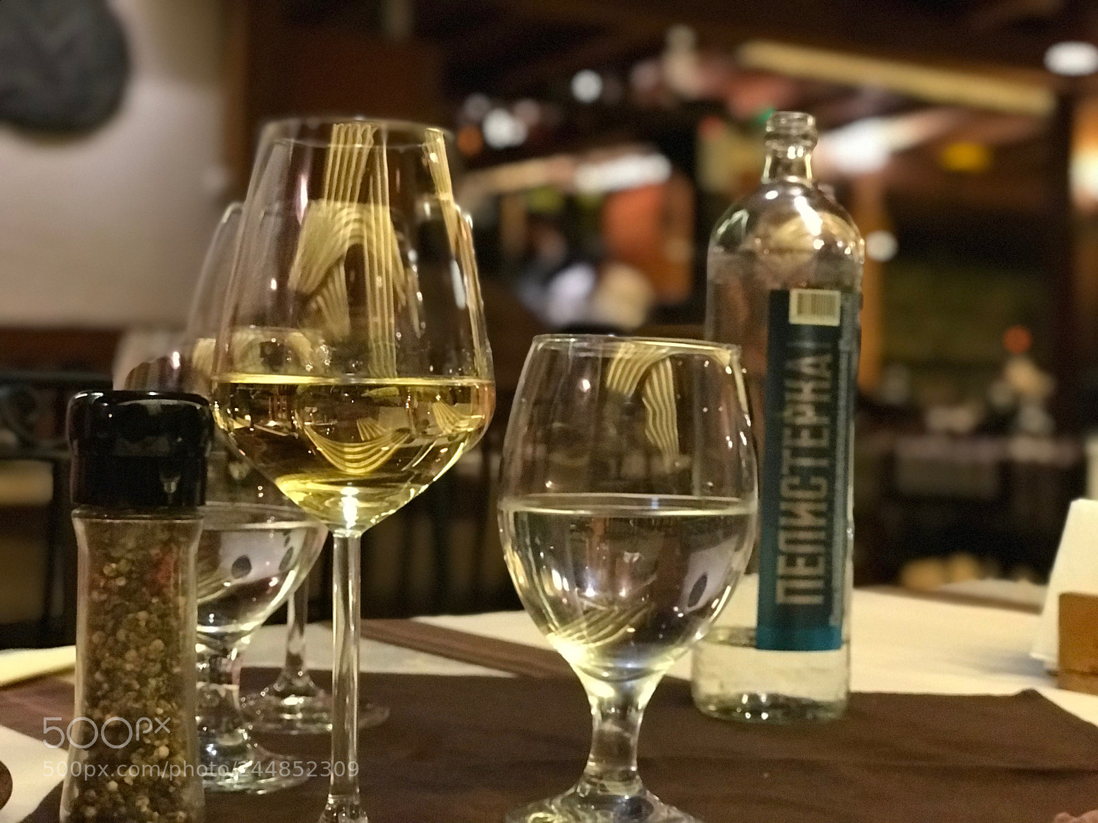 Apple iPhone 7 Plus sample photo. At the restaurant photography