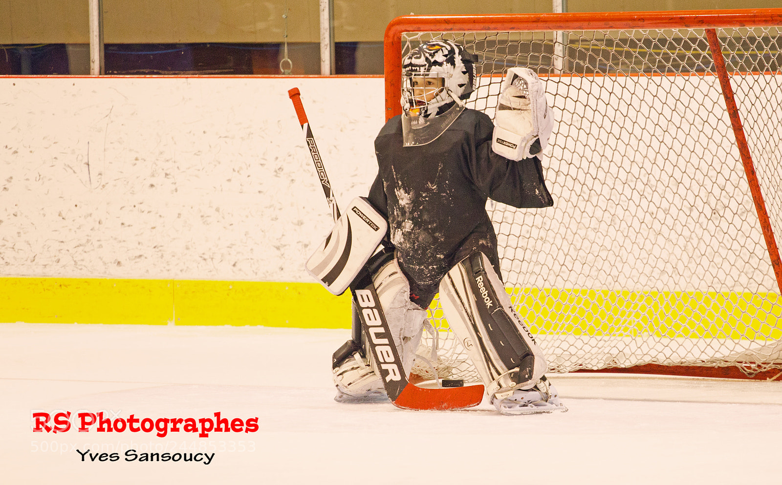 Canon EOS-1D Mark IV sample photo. Ice hockey photography