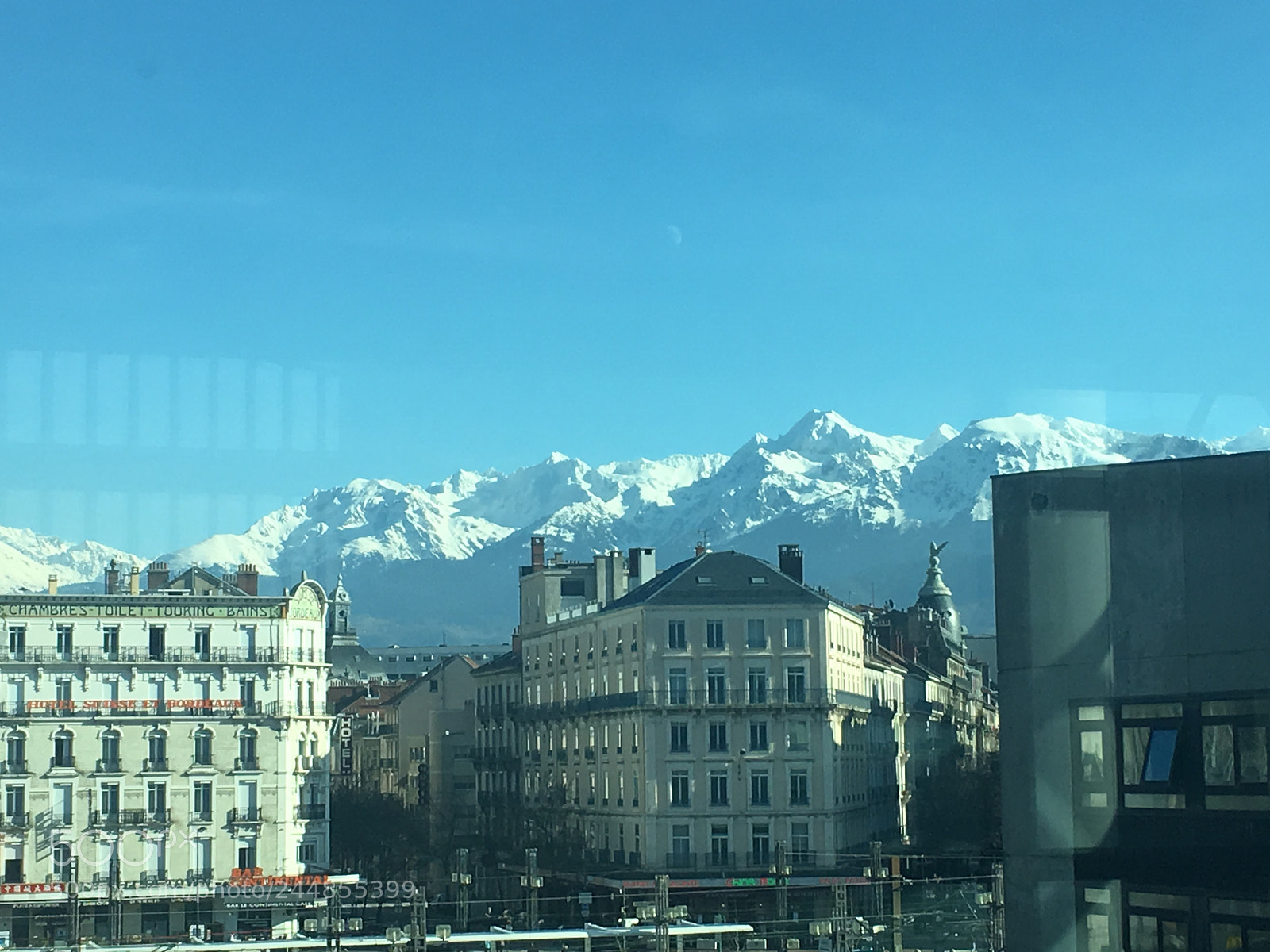 Apple iPhone SE sample photo. Grenoble photography