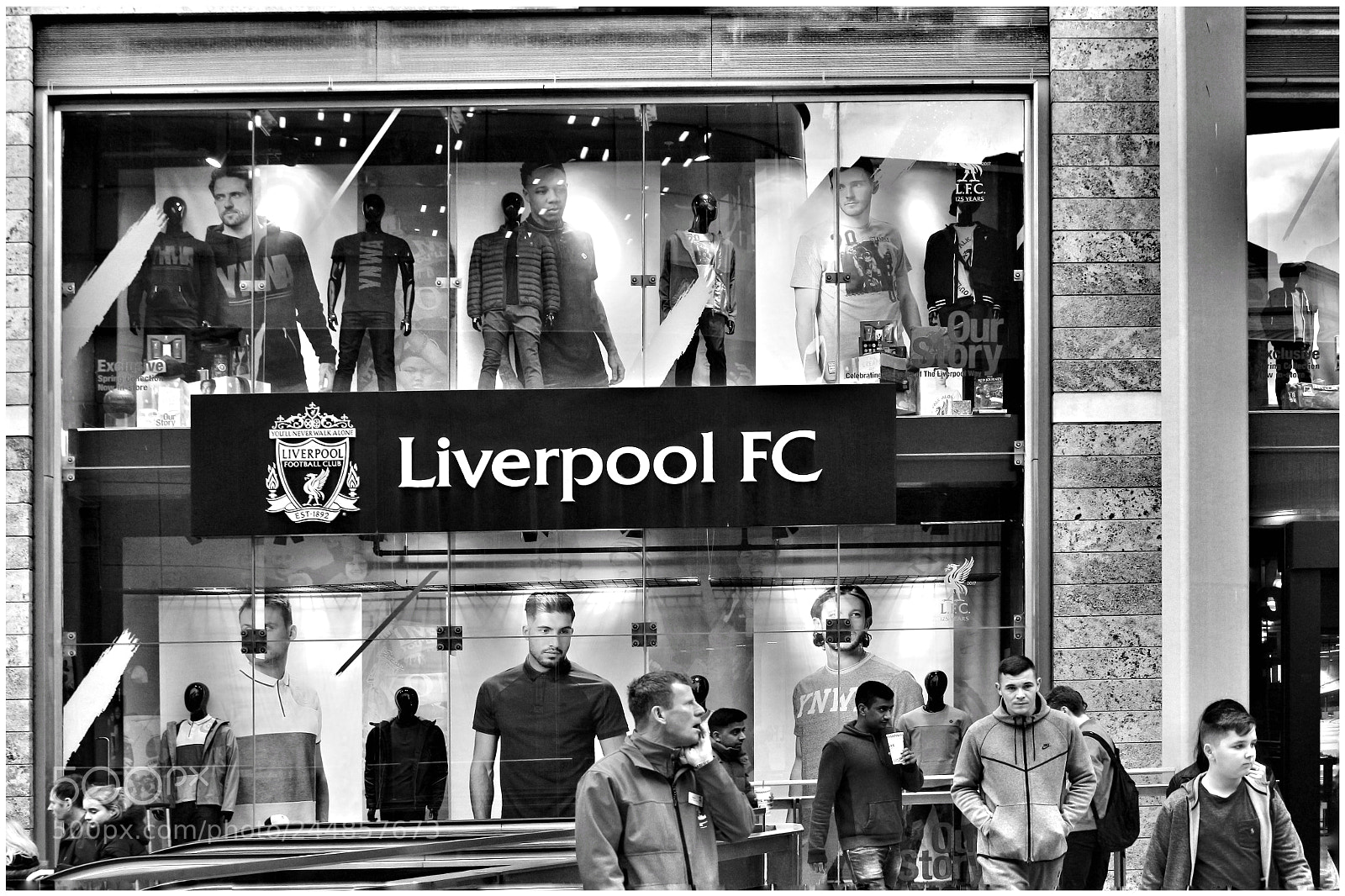 Canon EOS 100D (EOS Rebel SL1 / EOS Kiss X7) sample photo. Official liverpool fc store photography