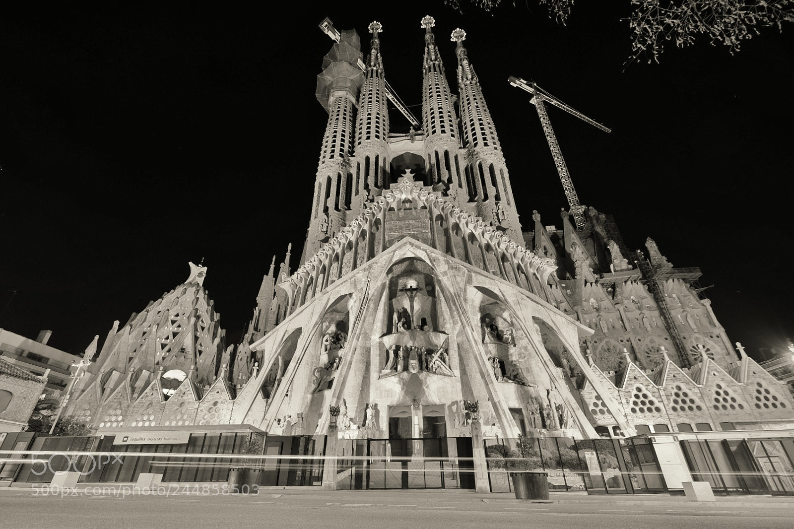 Fujifilm X-T1 sample photo. Sagrada família photography