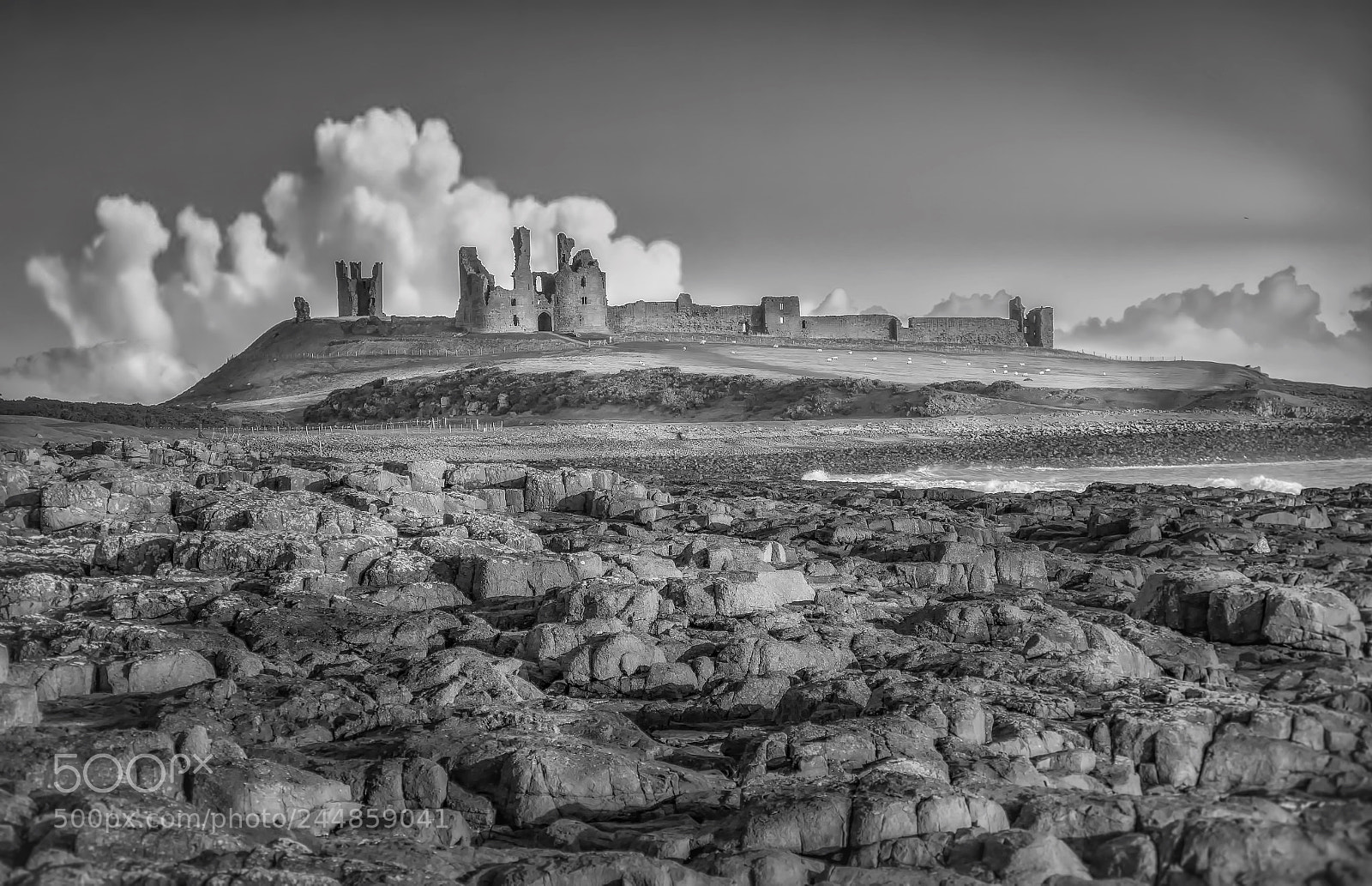 Panasonic Lumix DMC-FZ1000 sample photo. Dunstanburgh castle photography