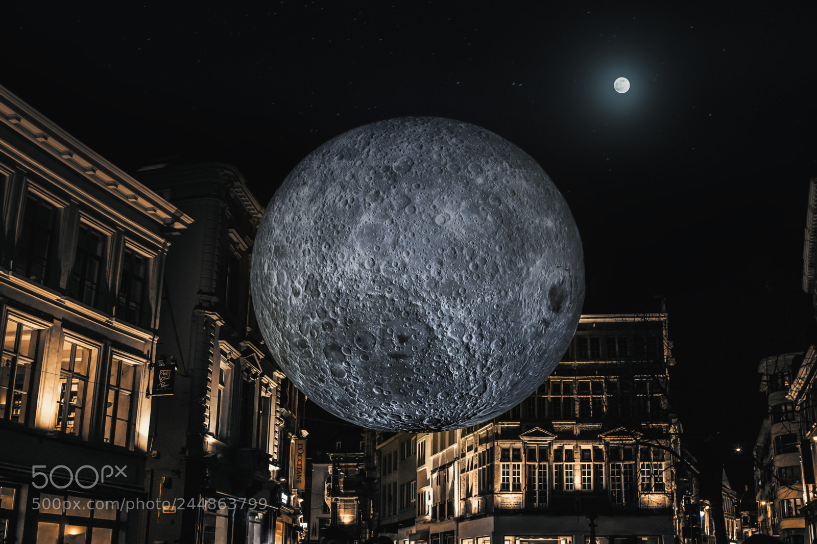 Canon EOS 7D Mark II sample photo. Museum of the moon photography