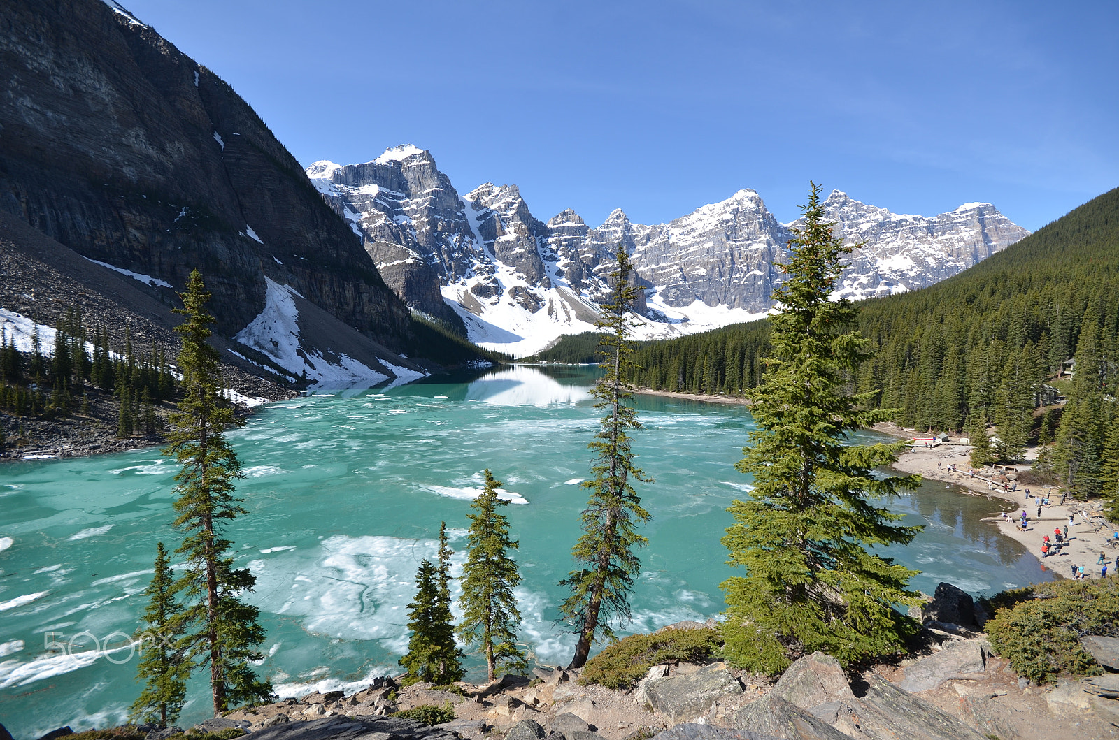 Sigma 10-20mm F4-5.6 EX DC HSM sample photo. Moraine lake photography