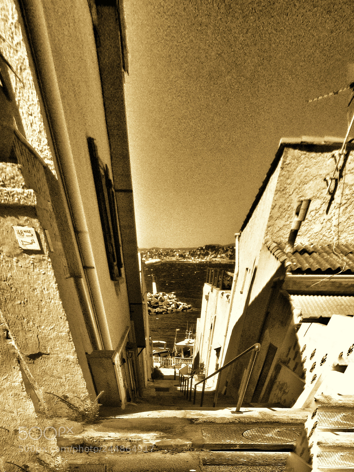 Apple iPhone 4S sample photo. Marseille photography