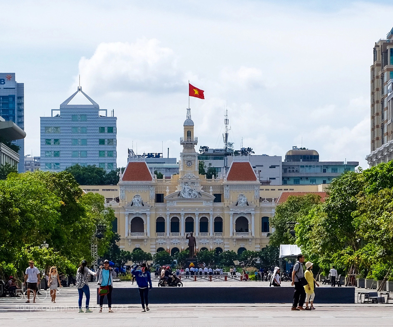 Fujifilm X-T10 sample photo. City hall, ho chi photography