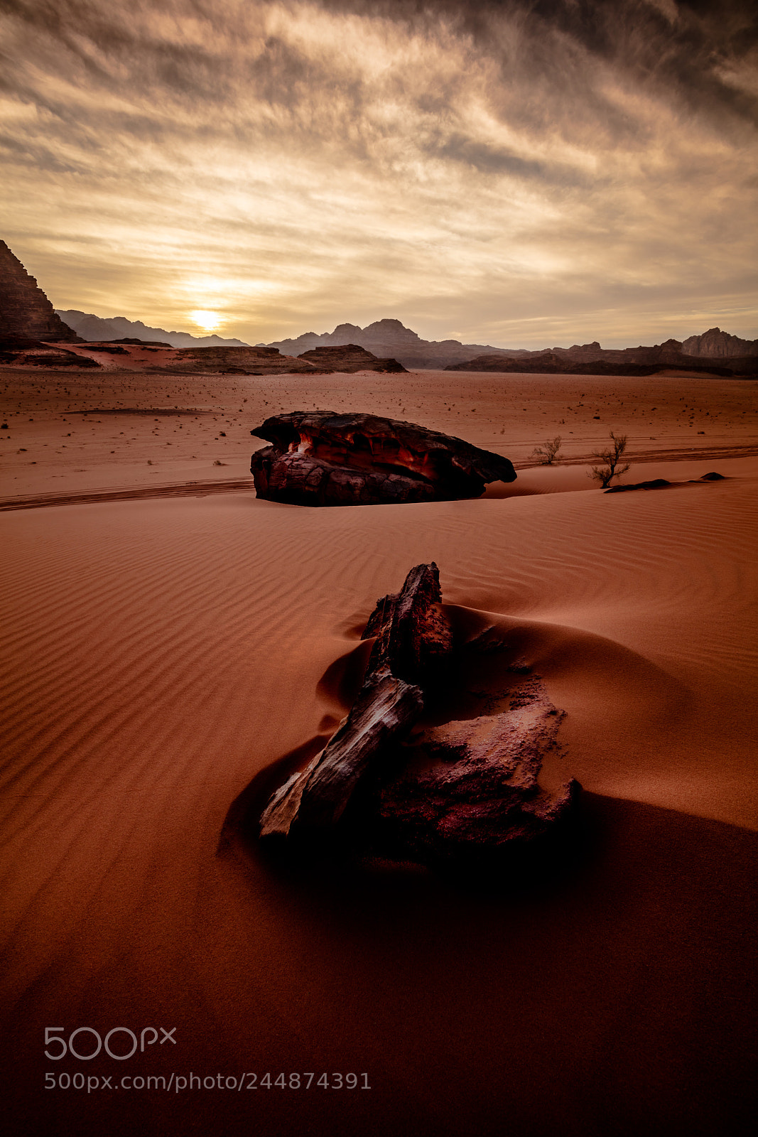 Canon EOS 5DS R sample photo. Sand, rocks and mountains photography