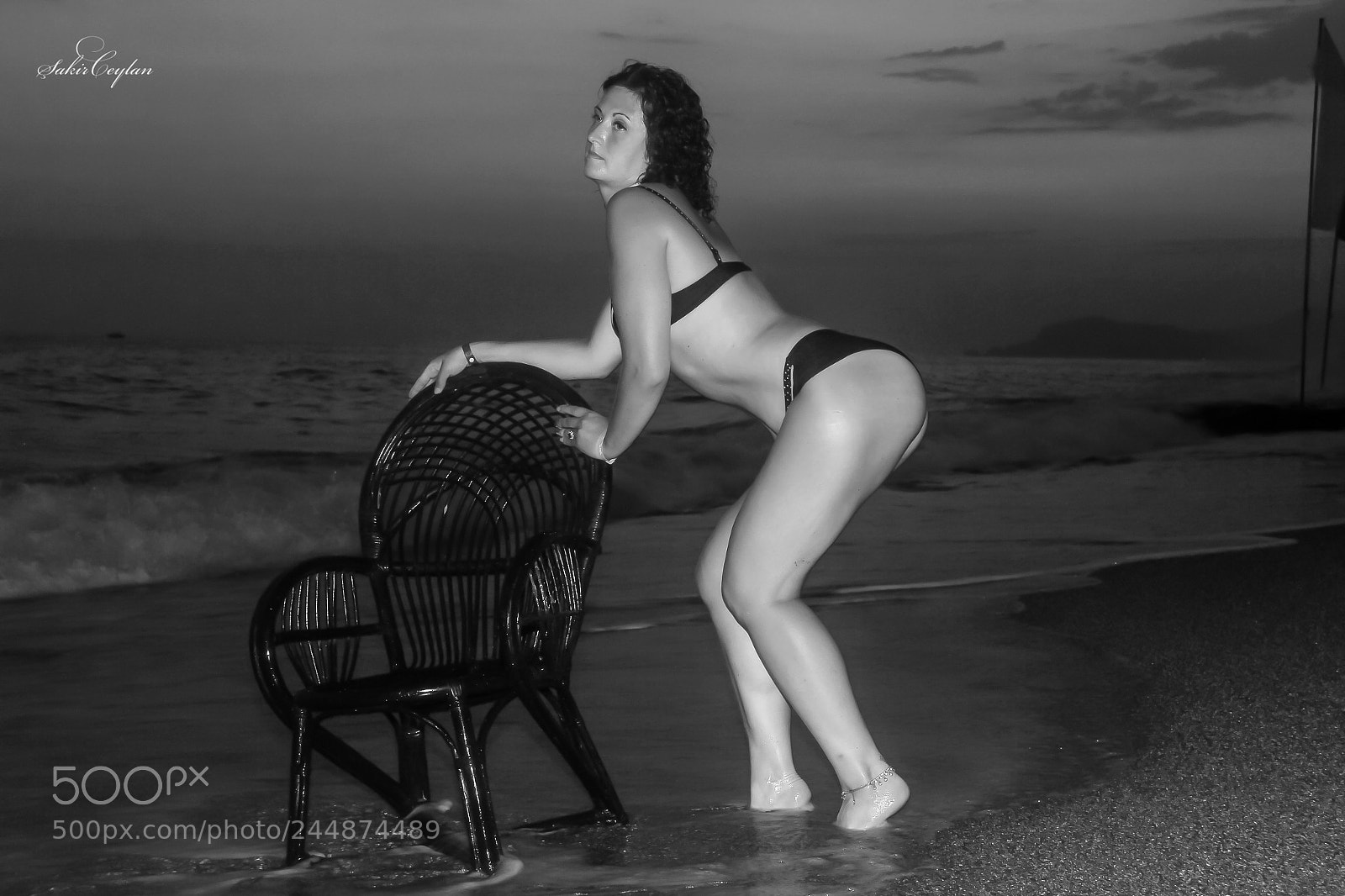 Canon EOS 60D sample photo. A lonely woman photography