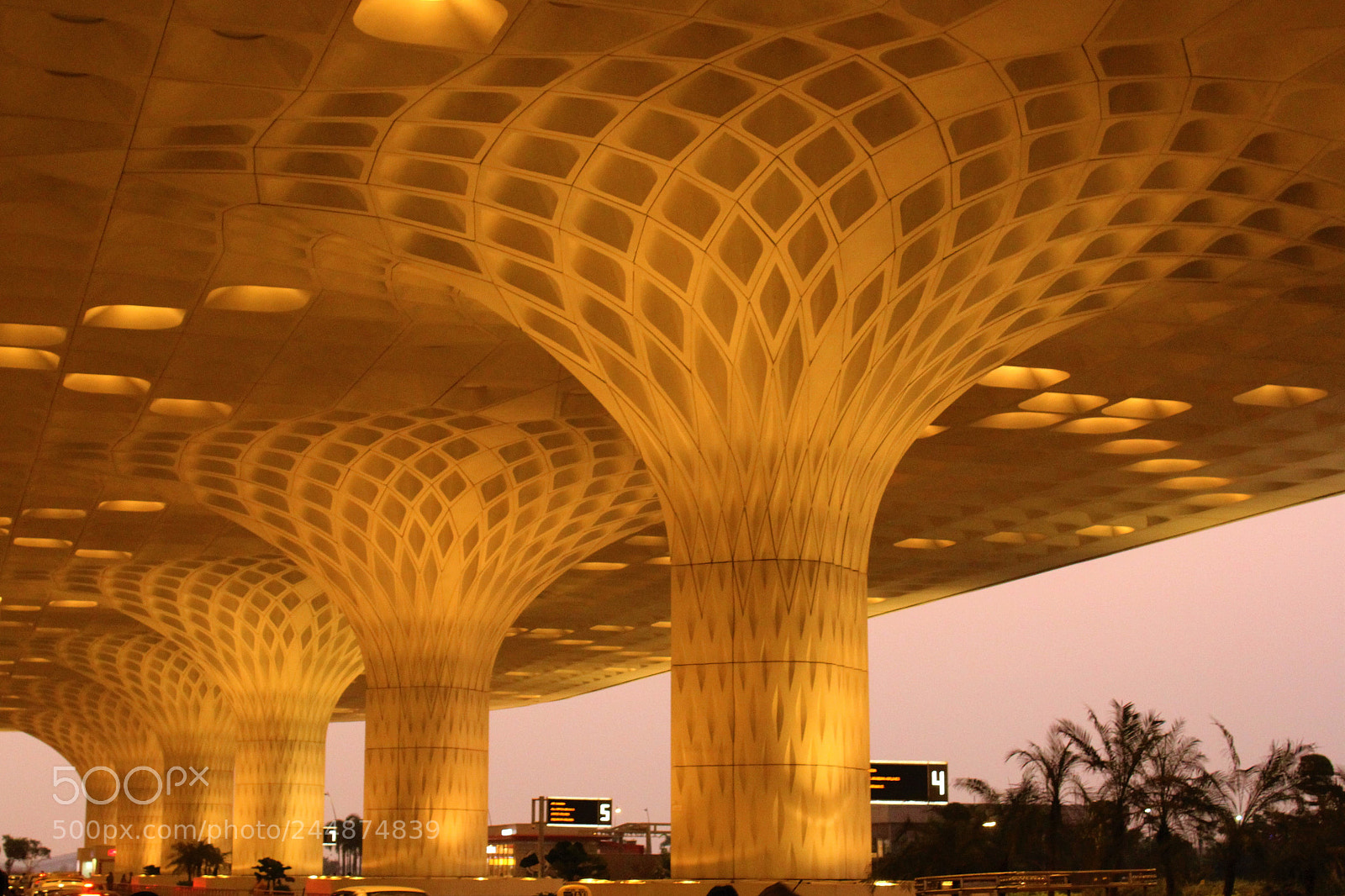 Canon EOS 1200D (EOS Rebel T5 / EOS Kiss X70 / EOS Hi) sample photo. Mumbai international airport photography