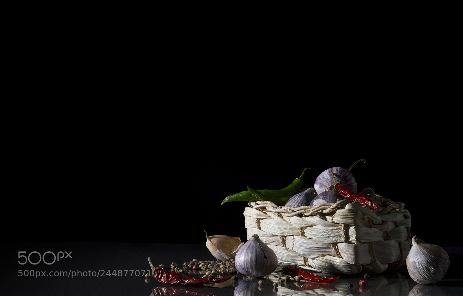 Nikon D3200 sample photo. Wicker basket with garlic photography