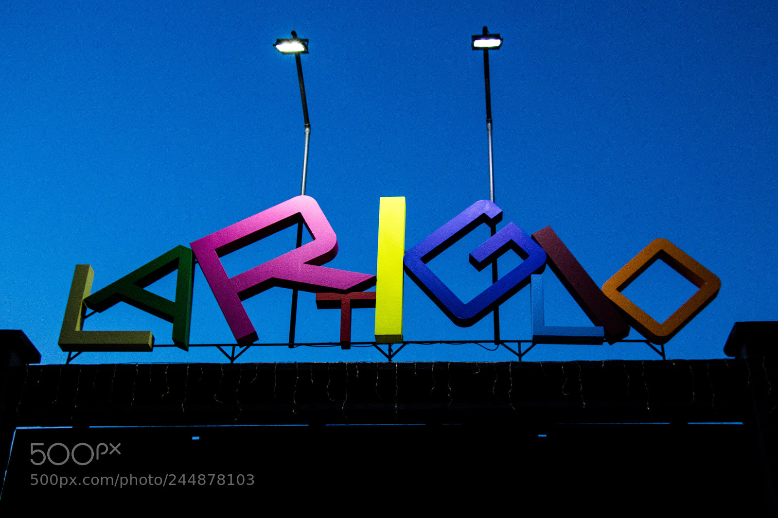 Canon EOS 7D Mark II sample photo. Milan, italy photography